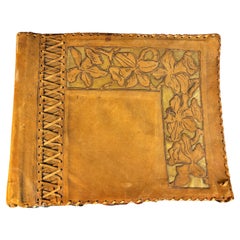 Raro álbum de fotos de cuero pirograbado Arts And Crafts americano años 20