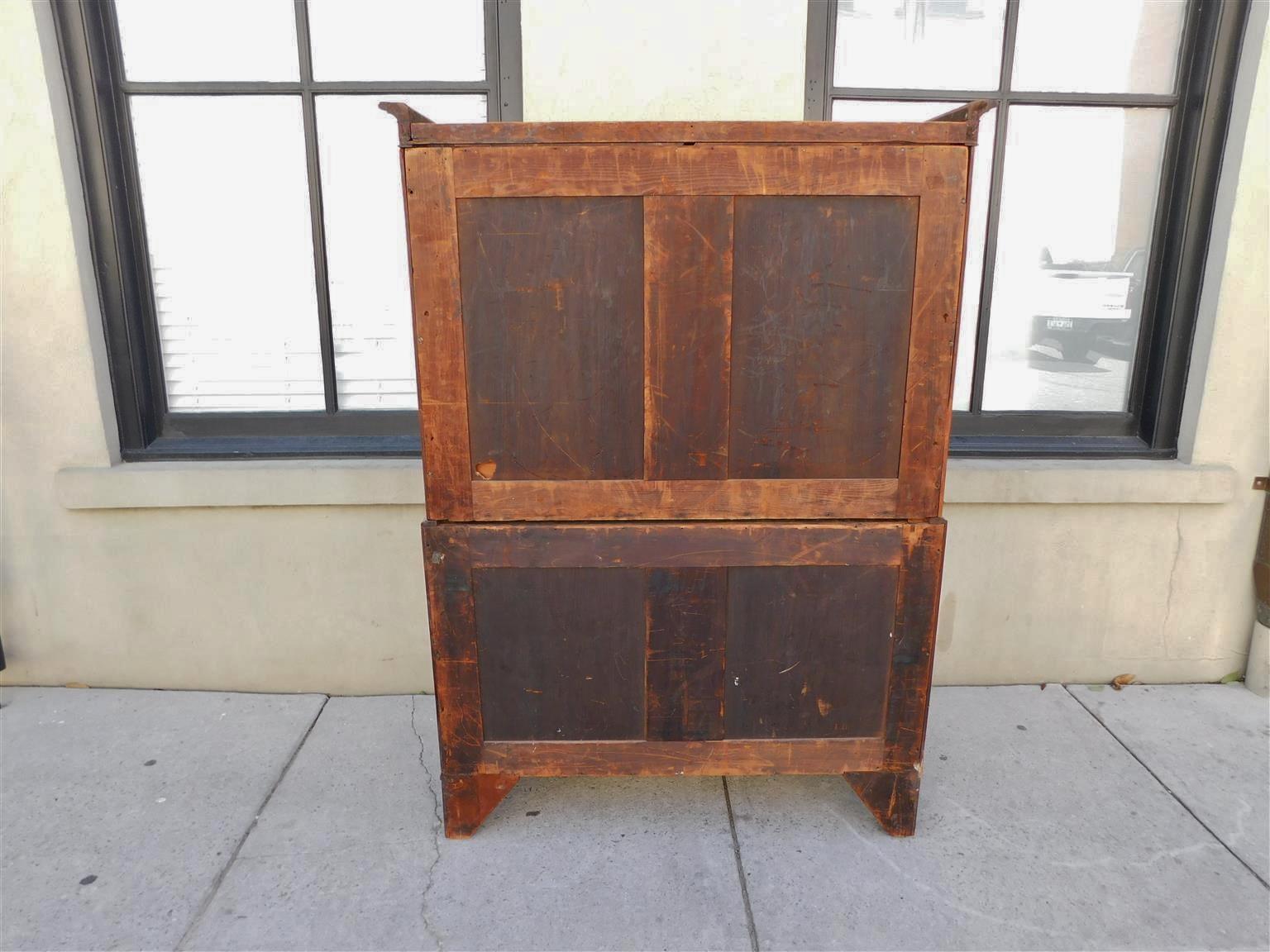 Prensa de lino graduada de caoba de la Regencia Americana sobre pies separados, c. 1800 en venta 9