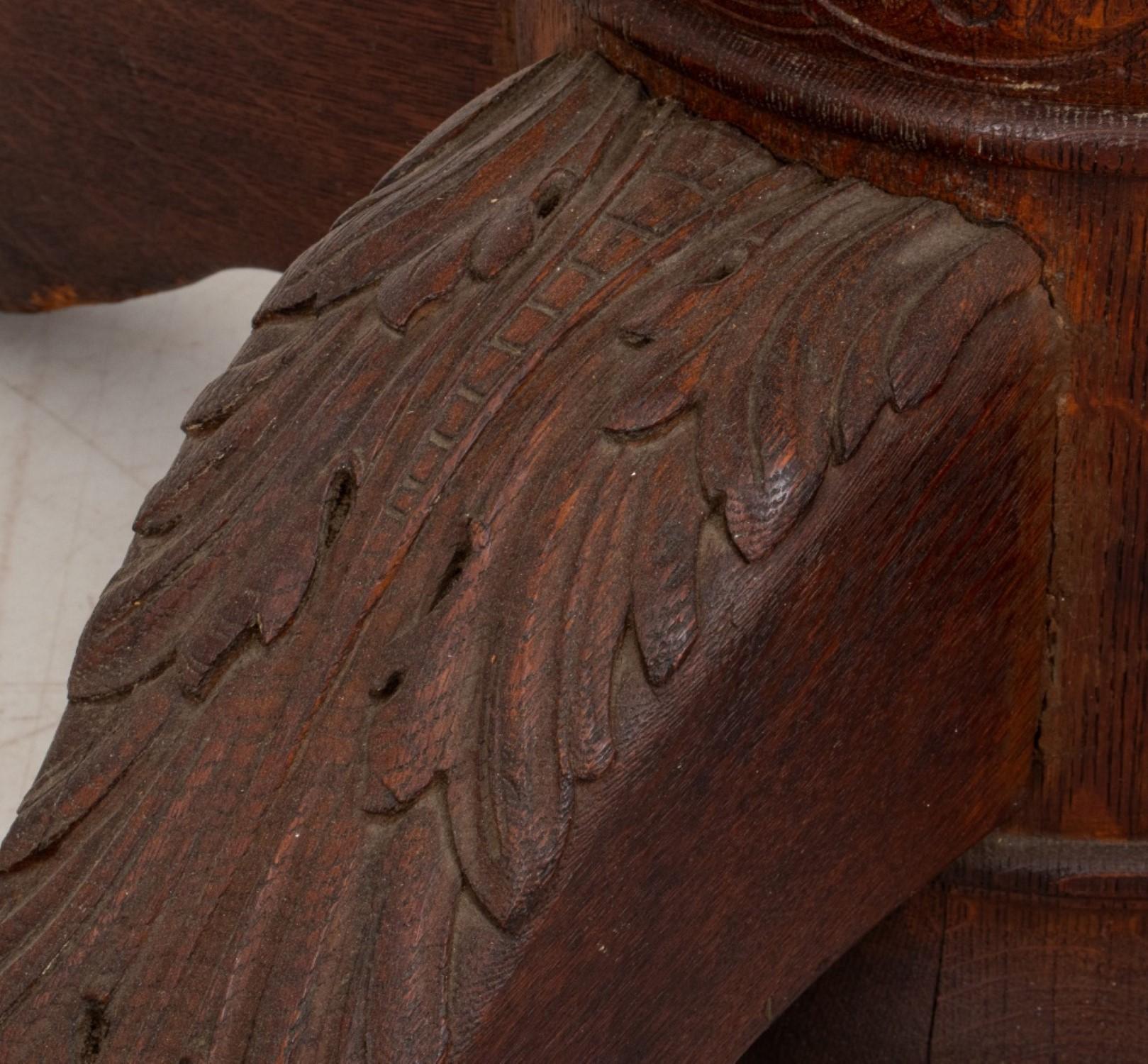 American Renaissance Revival Eiche Tischfuß (Holz) im Angebot