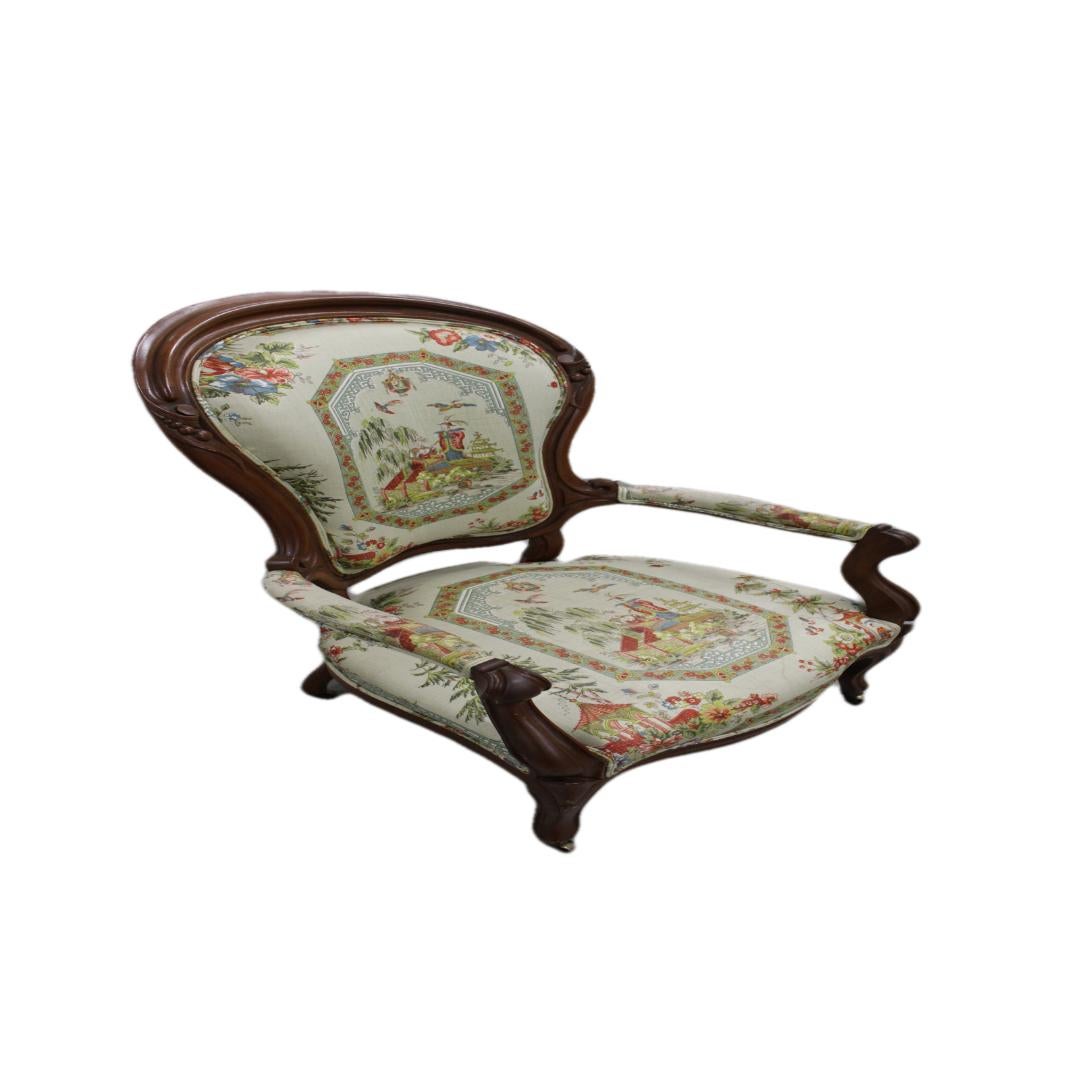 Sillón con Respaldo Globo Renacimiento Americano Nogal siglo XIX en venta
