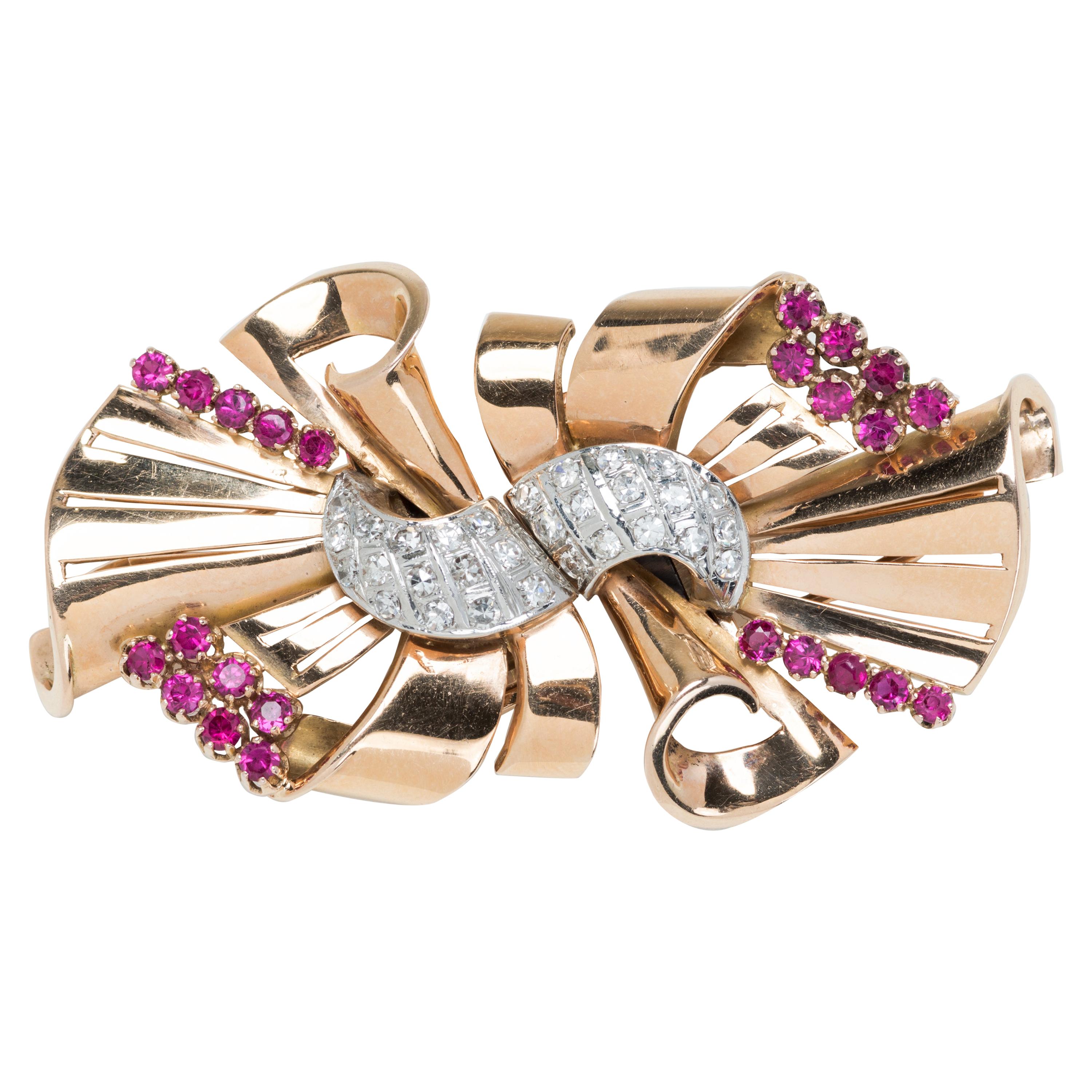 American Retro Bow Shaped 14 Karat Gold Duette Brooch For Sale