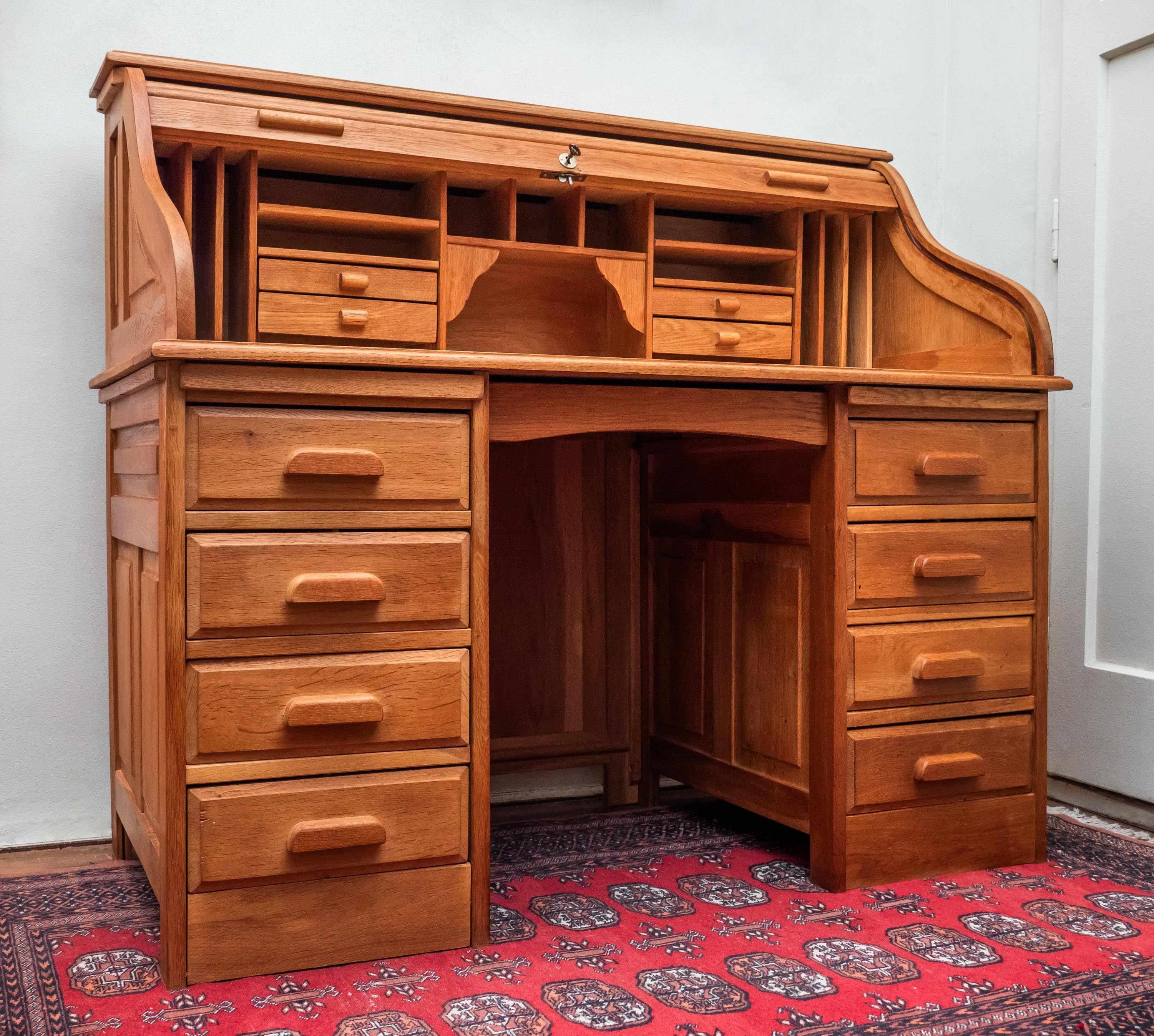 Hand-Crafted American rolling desk For Sale