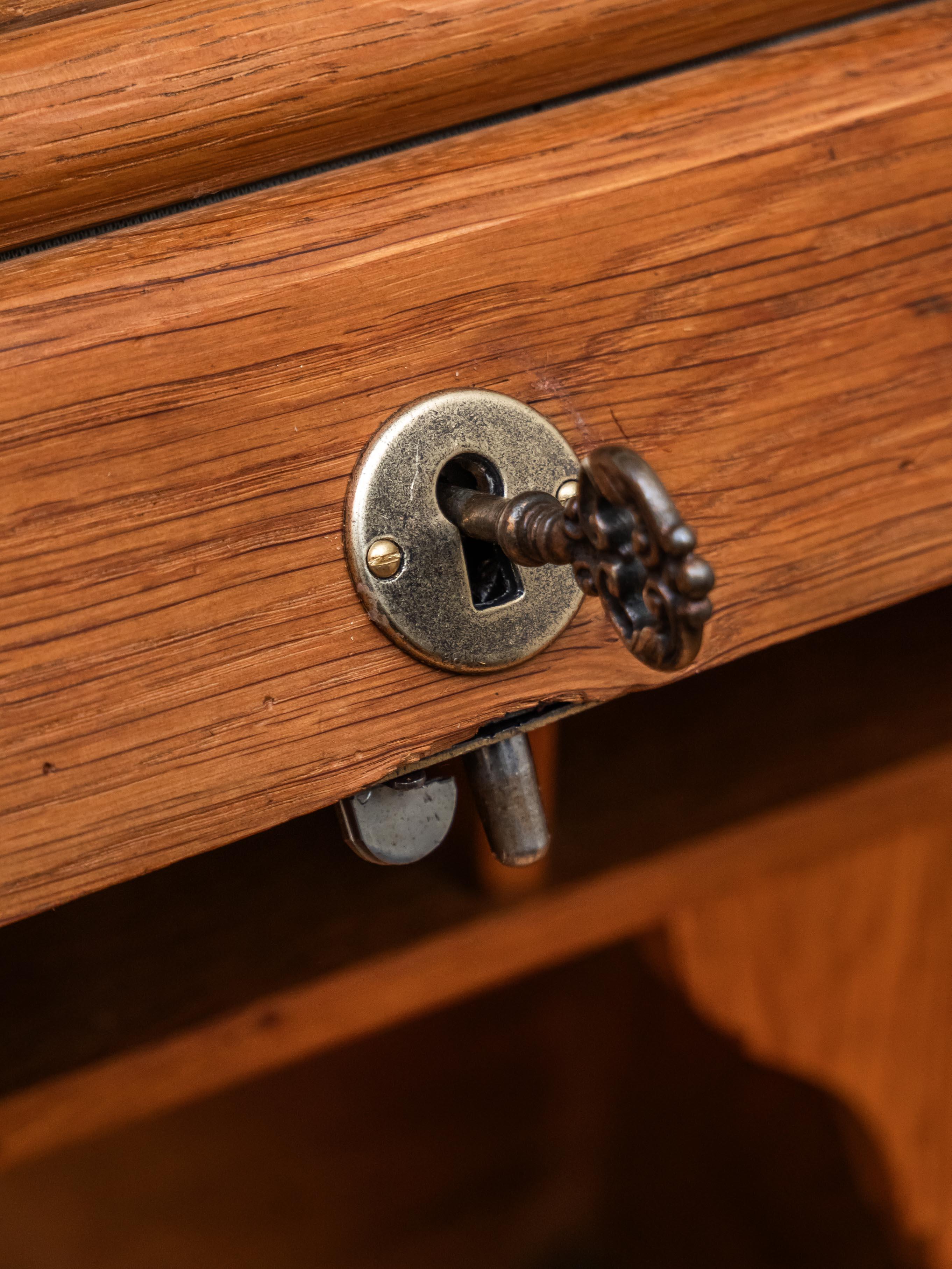 Wood American rolling desk For Sale