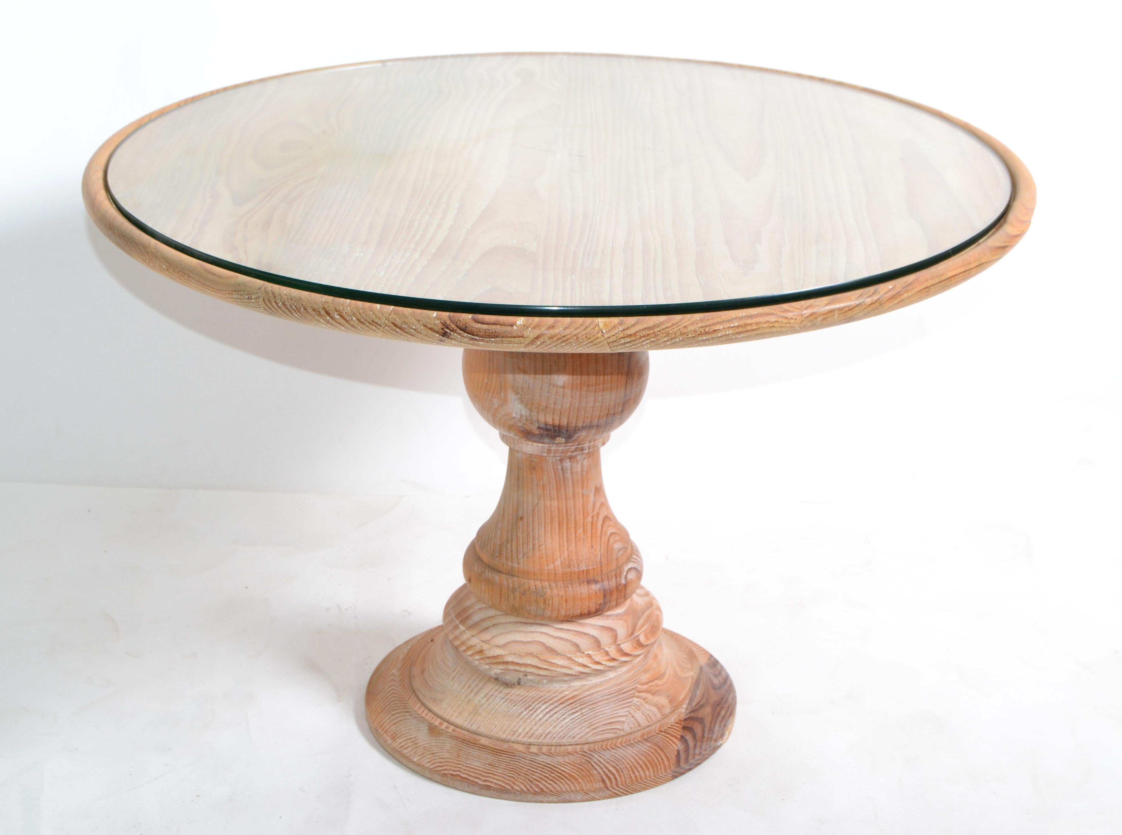 American Round Mid-Century Modern Turned Bleach Oak Wood & Glass Coffee Table For Sale 1