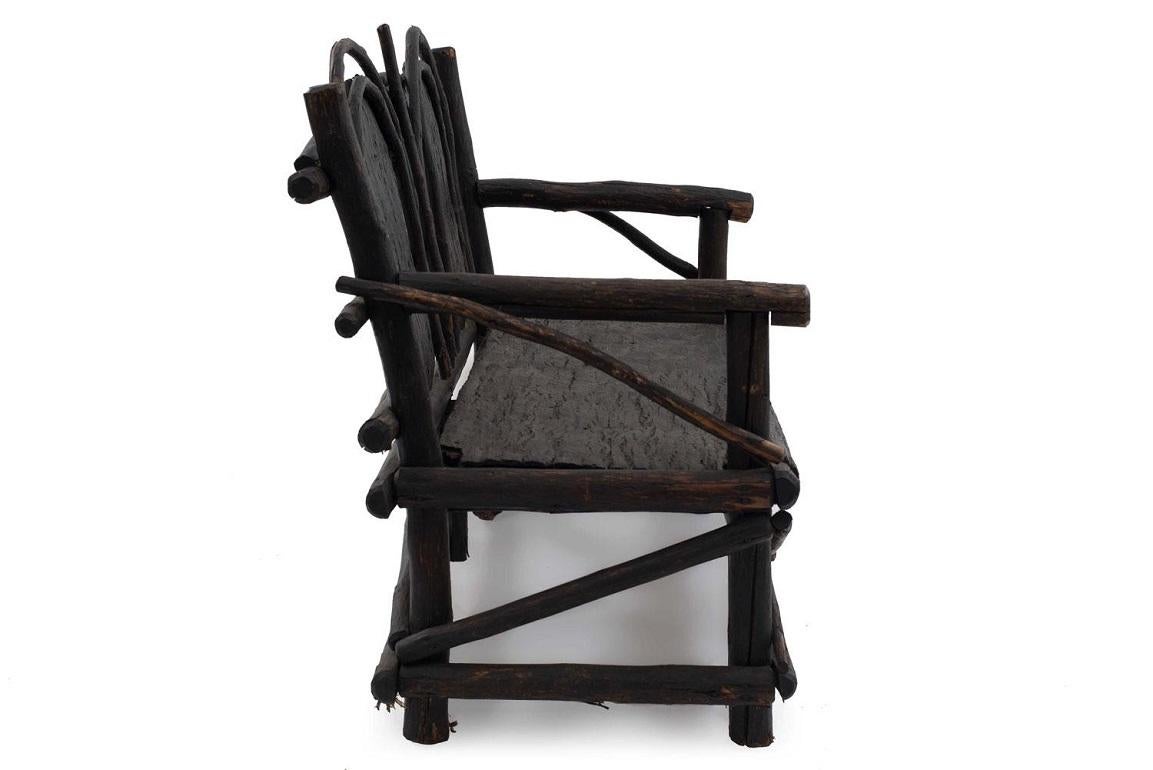 Amerikanischer rustikaler Adirondack Bark Loveseat aus Bark (amerikanisch) im Angebot