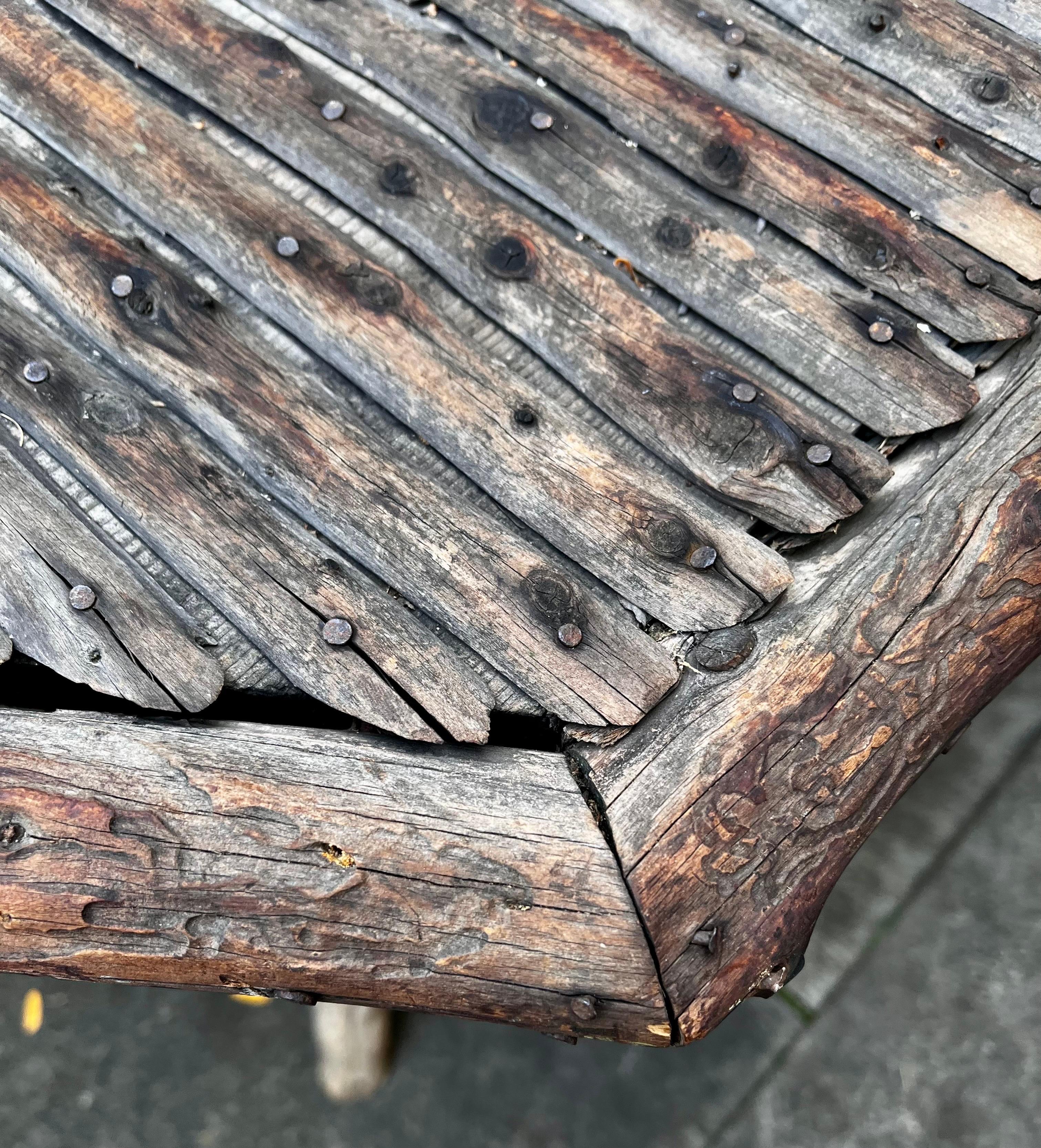 Bois de récupération Table d'appoint rustique américaine Adirondack Twig en vente