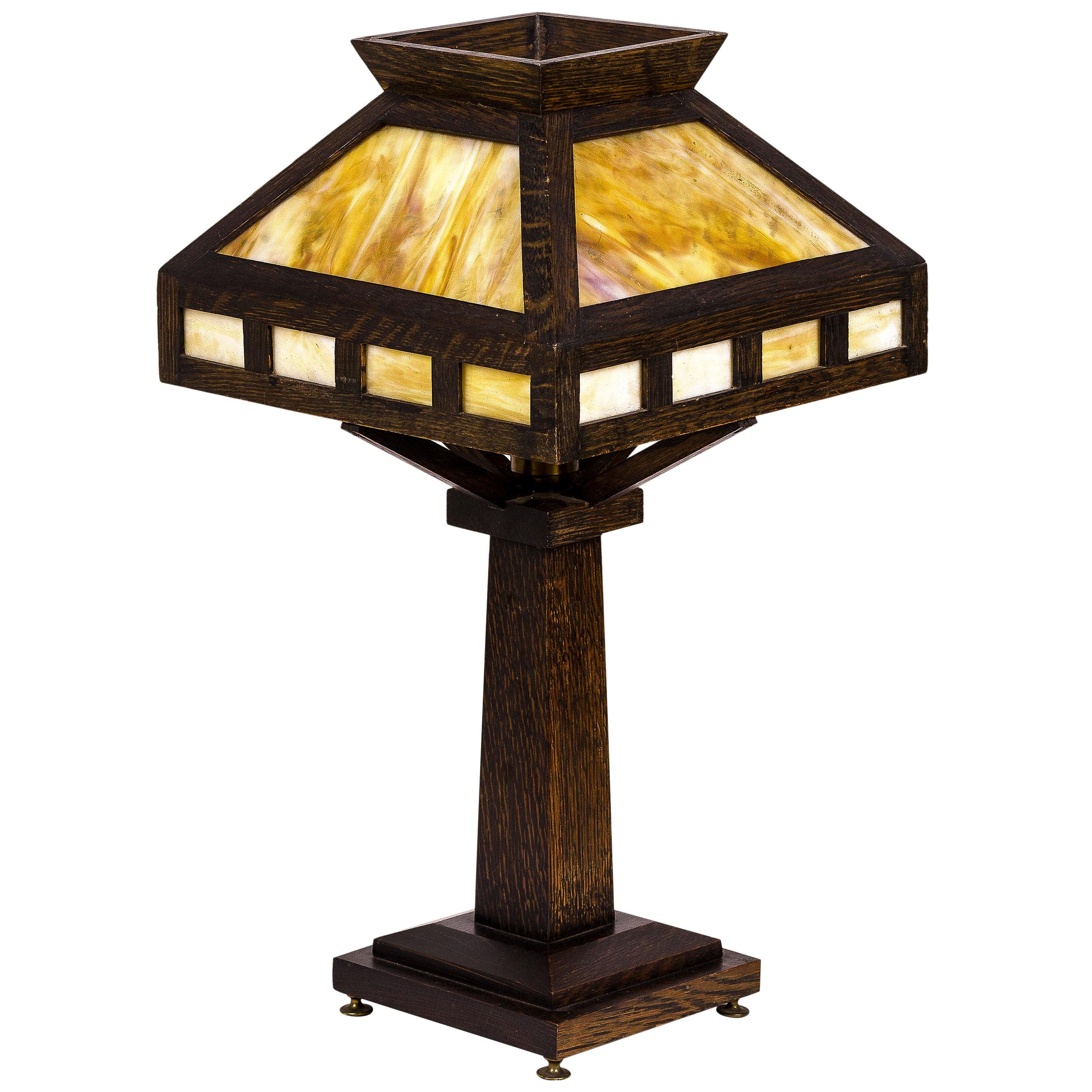 Lampe de table en chêne de style mission rustique américaine:: circa 1920:: USA en vente