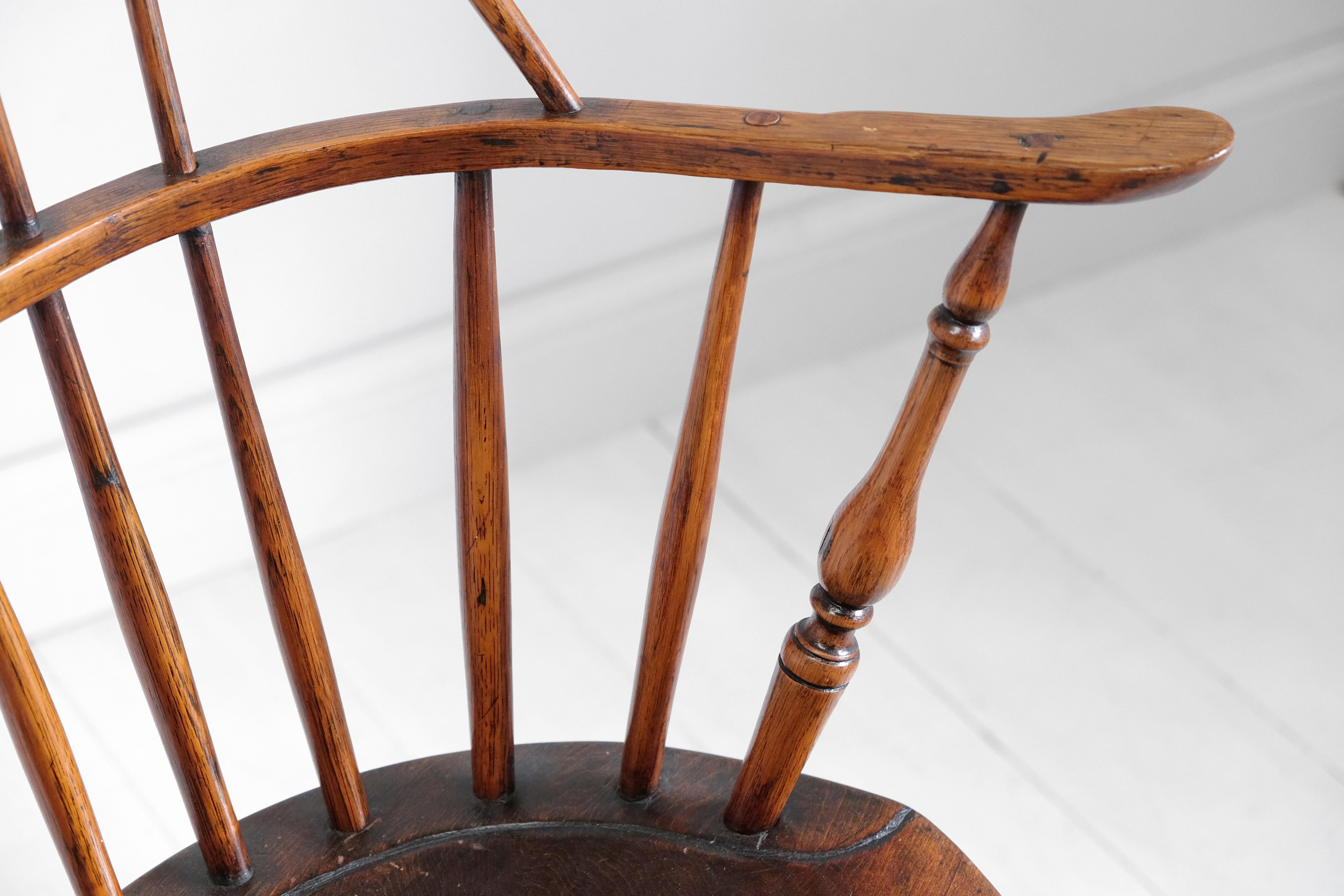 Federal American 'Sack Back' Windsor Chair with Provenance, 18th Century, Connecticut For Sale