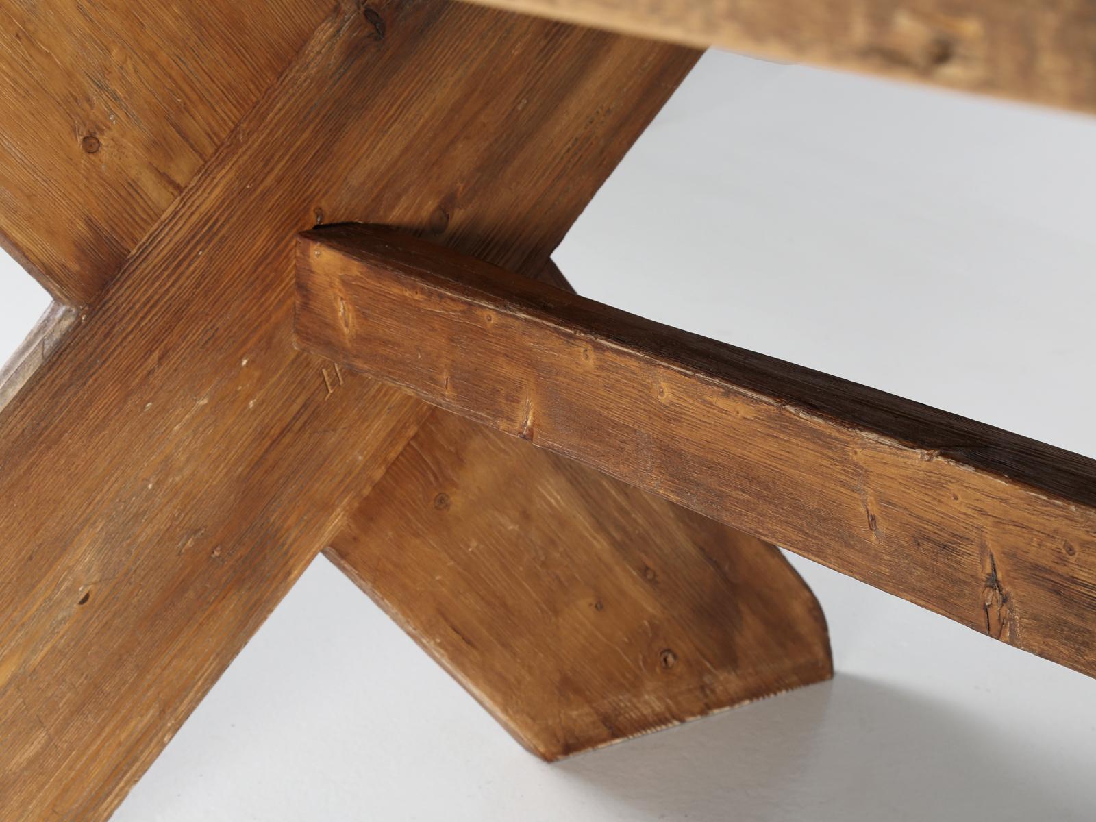 Table de salle à manger American Sawbuck Design Fabriquée sur commande en bois régénéré Toute taille en vente 3