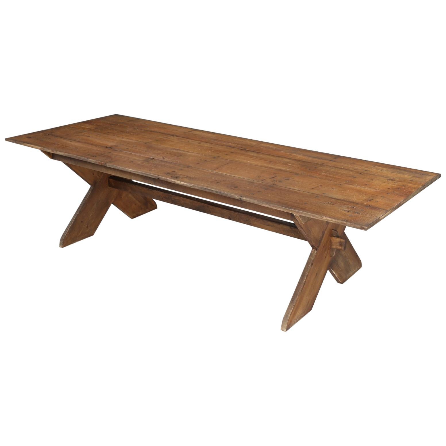 Table de salle à manger American Sawbuck Design Fabriquée sur commande en bois régénéré Toute taille en vente