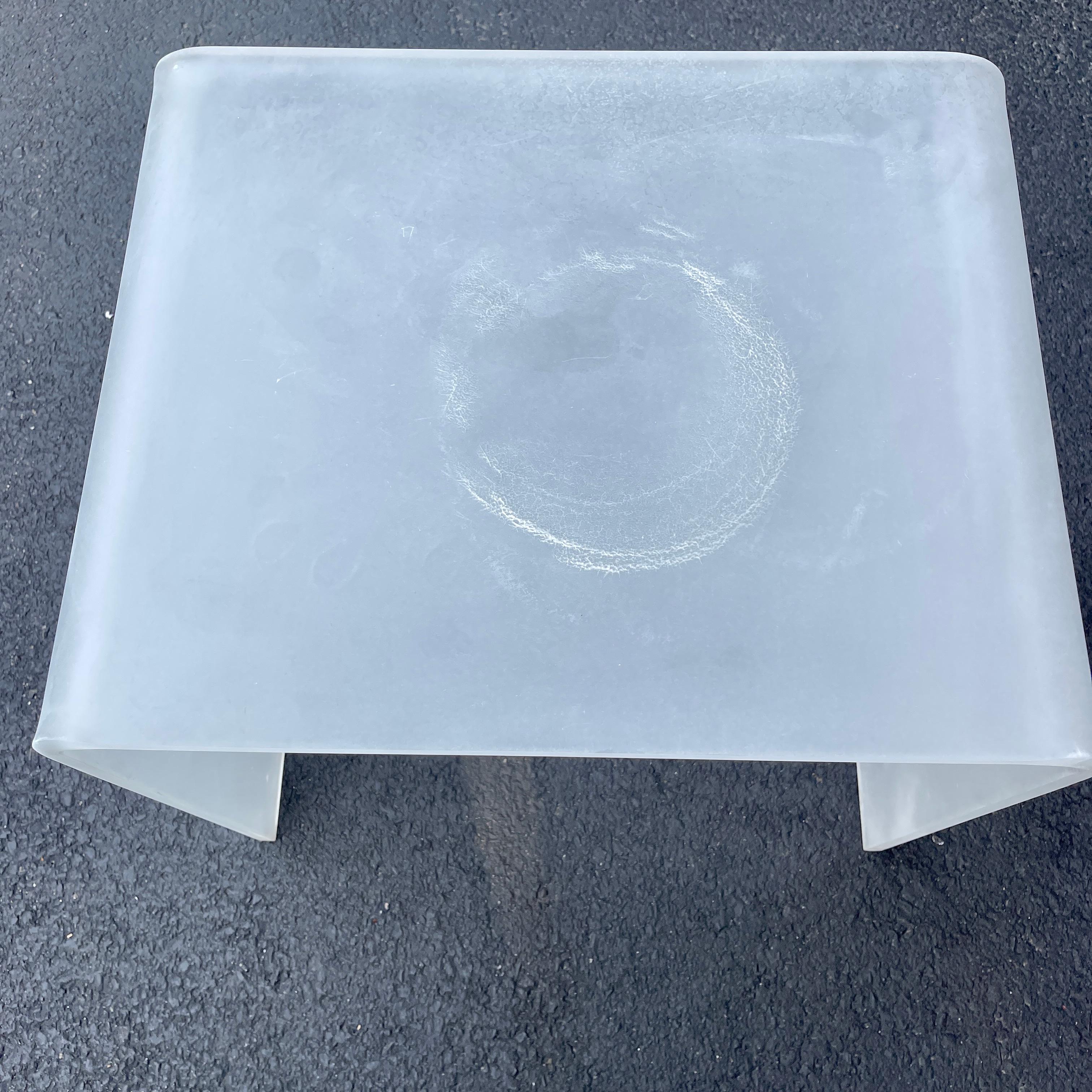 American set of 3 Frosted Lucite Nesting Side Tables  For Sale 10