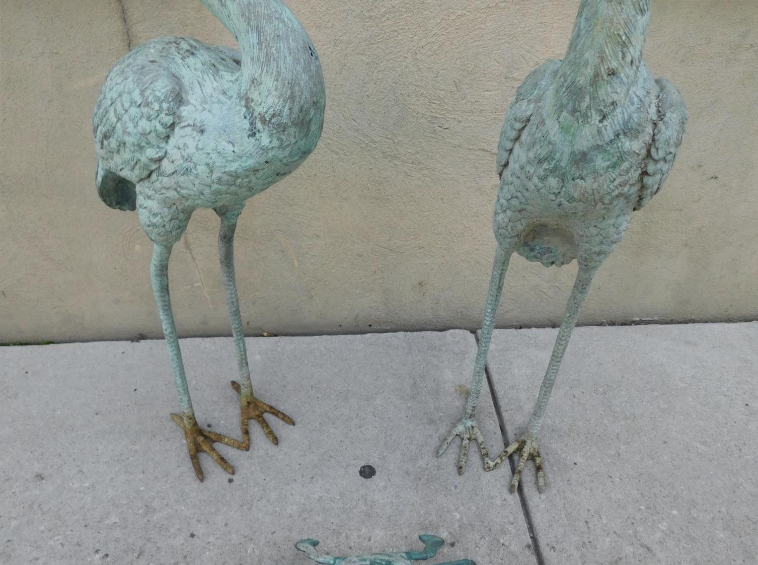 Calco Set americano di tre gru in piedi in bronzo e ornamenti da giardino a forma di granchio blu 1890 in vendita
