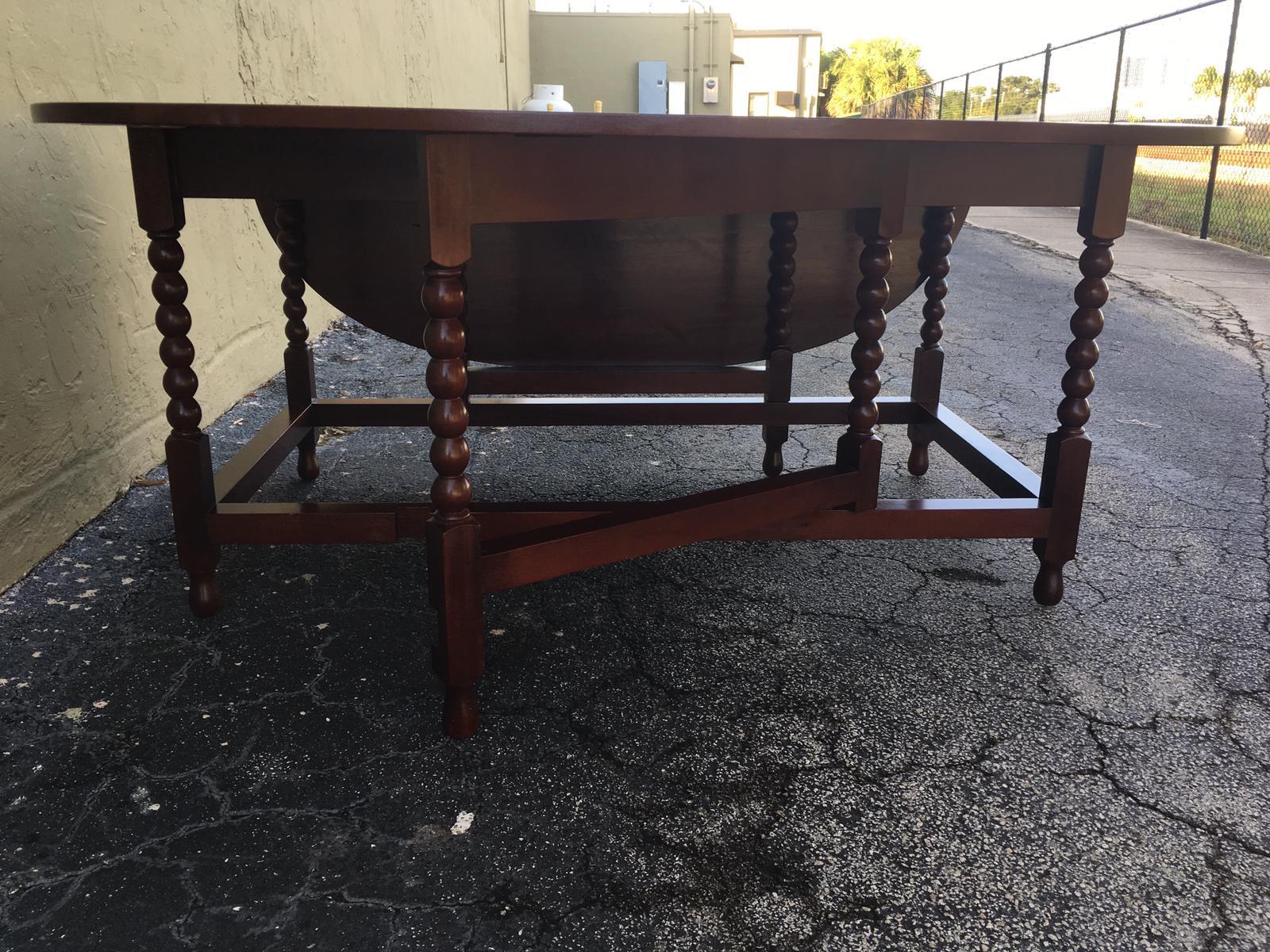 Table à acanthes américaine Sheraton en cerisier sculpté et à feuilles tombantes, vers 1820 en vente 6