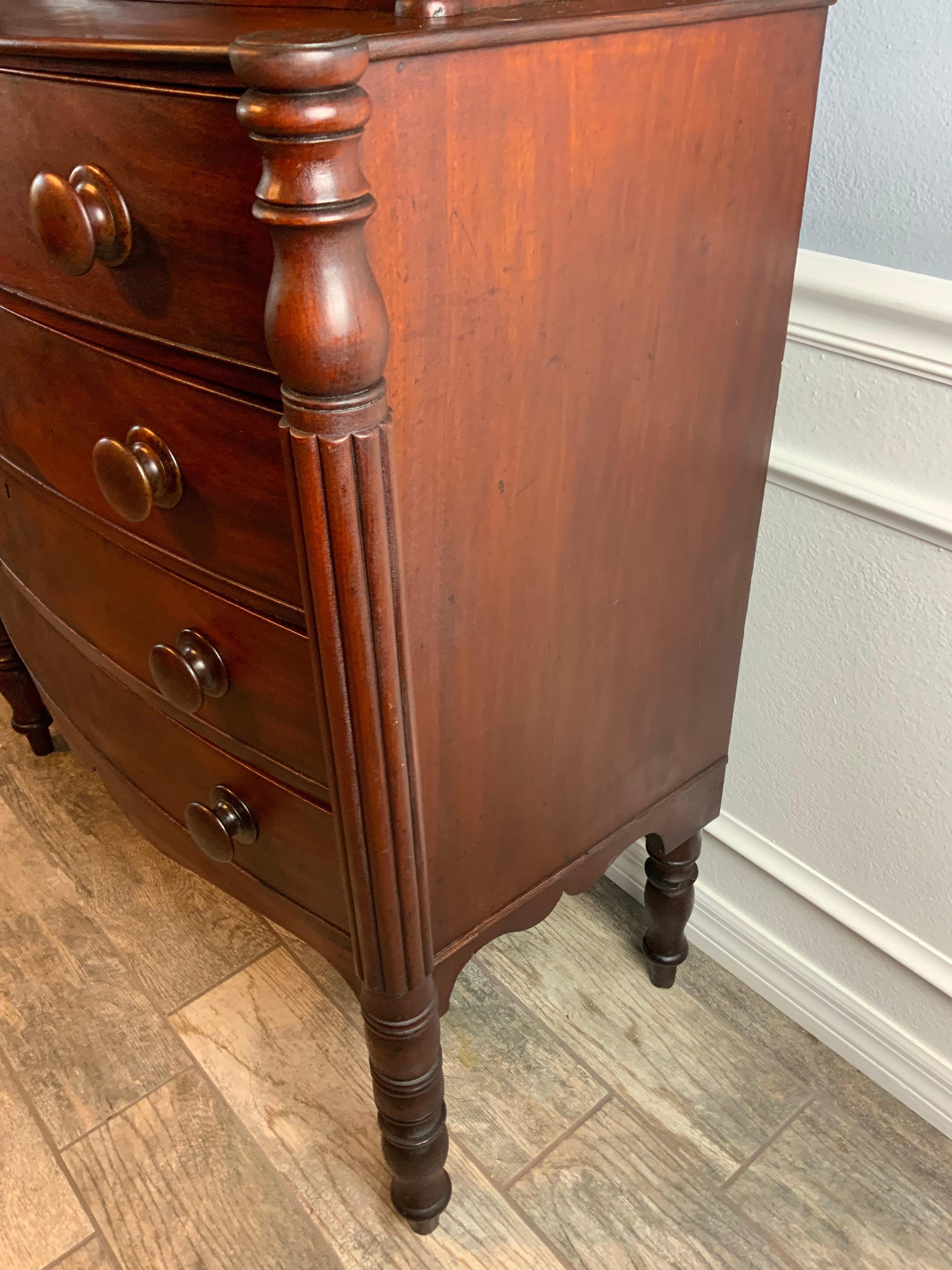 American Sheraton Chest Of Drawers In Good Condition For Sale In Bradenton, FL
