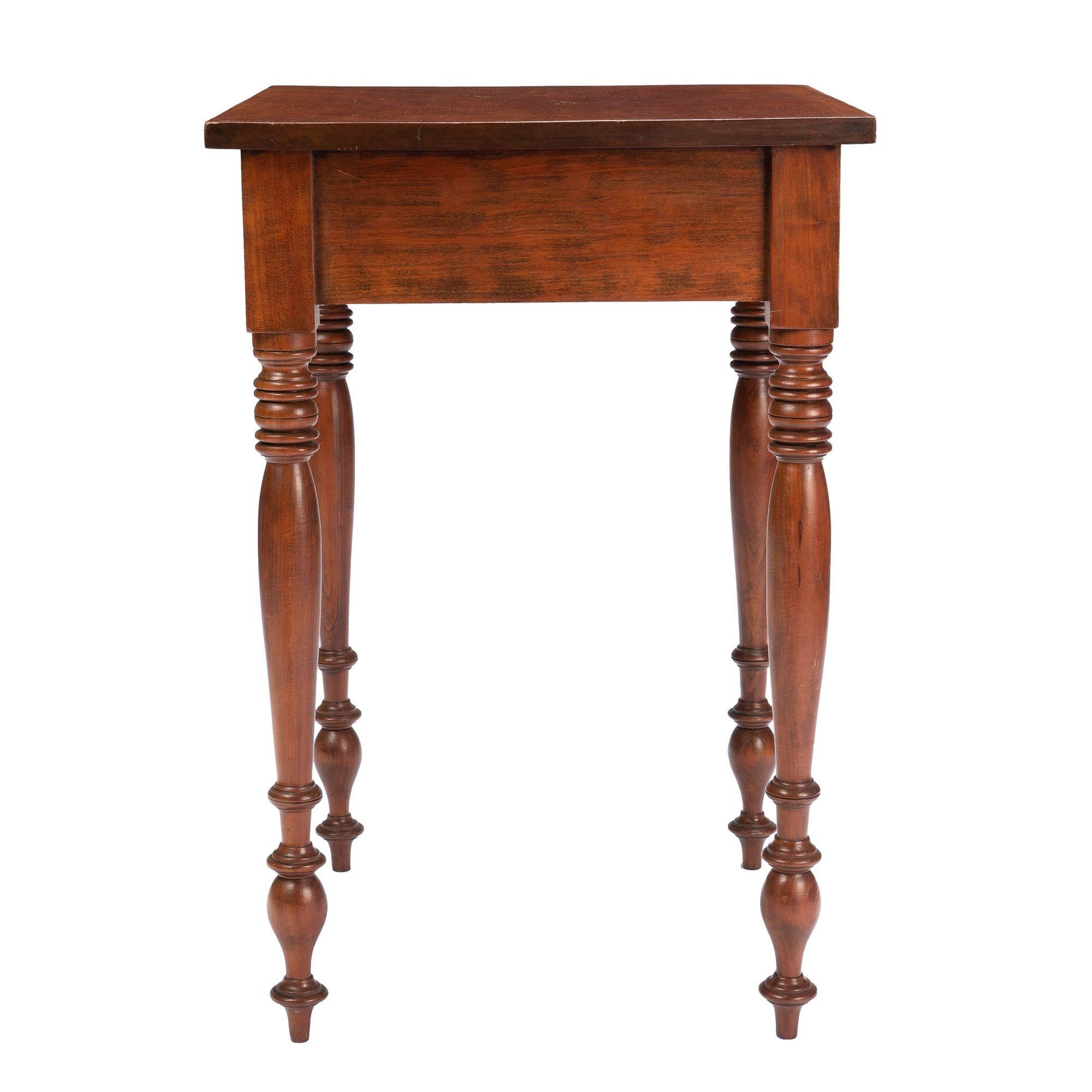 American Sheraton Curly Cherry Wood One Drawer Stand, 1820 In Good Condition For Sale In Kenilworth, IL