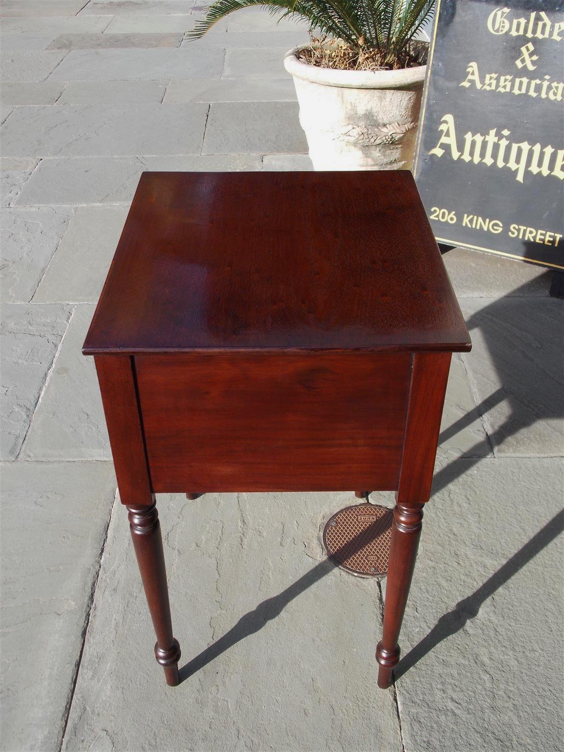 Early 19th Century American Sheraton Mahogany Hinged Side Table with Turned Bulbous Legs, C. 1820 For Sale