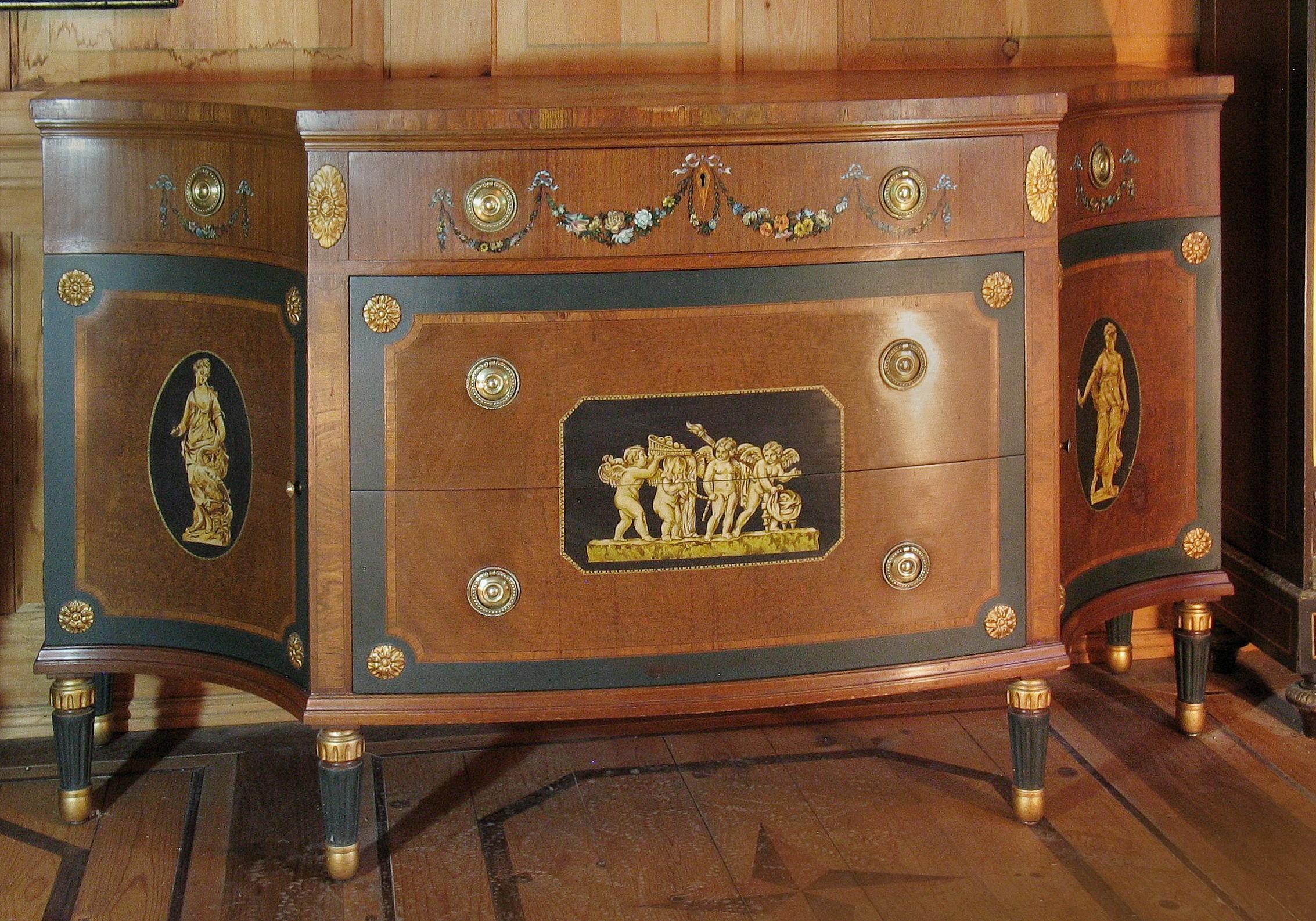 Américain Cabinet à serpentine en noyer peint et à bandes croisées de style Sheraton Revival américain en vente
