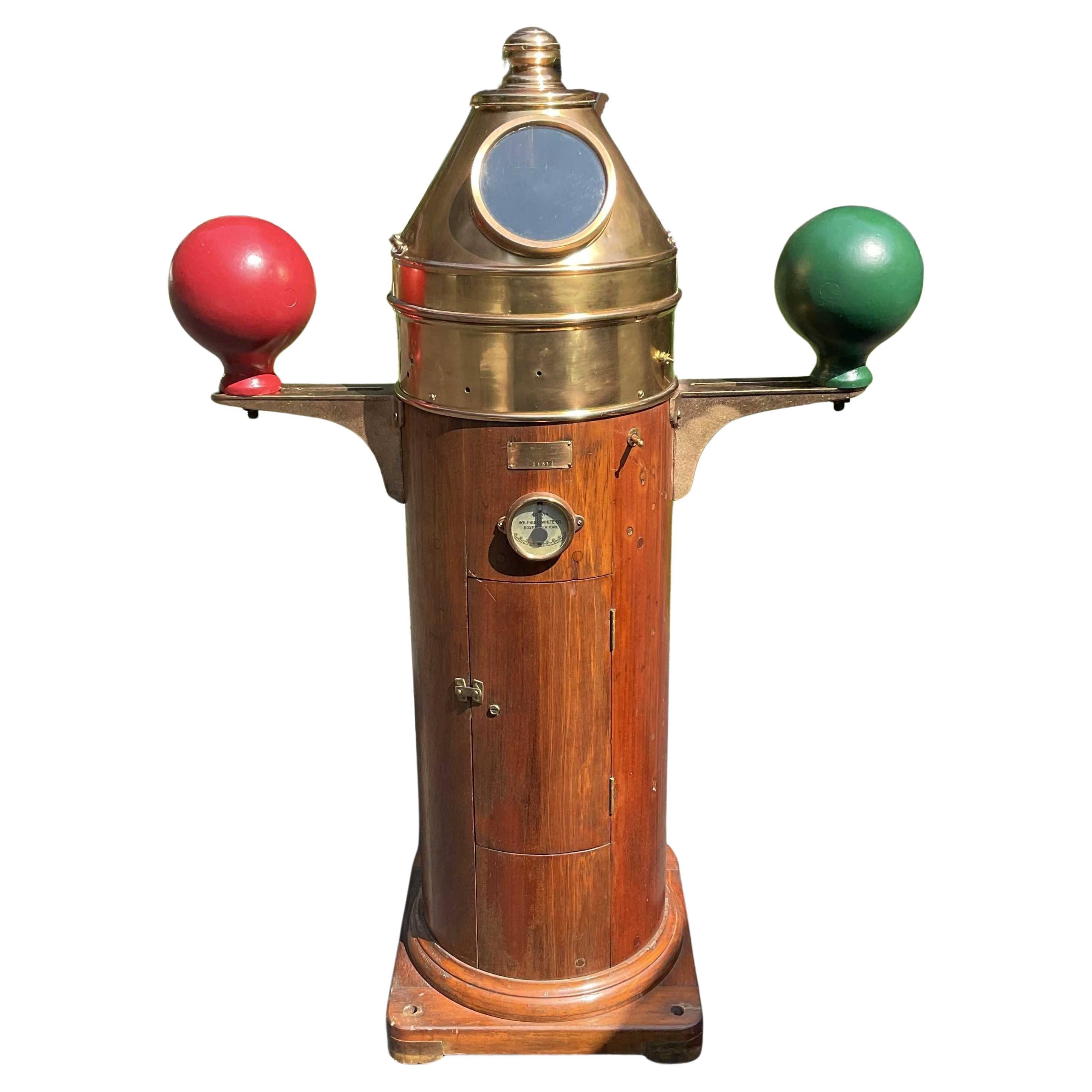 Amerikanischer Schiffsbinnacle, um 1940