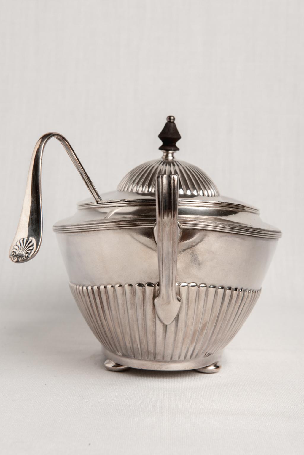 Early 20th Century American Silver Plate Tureen with Ladle For Sale
