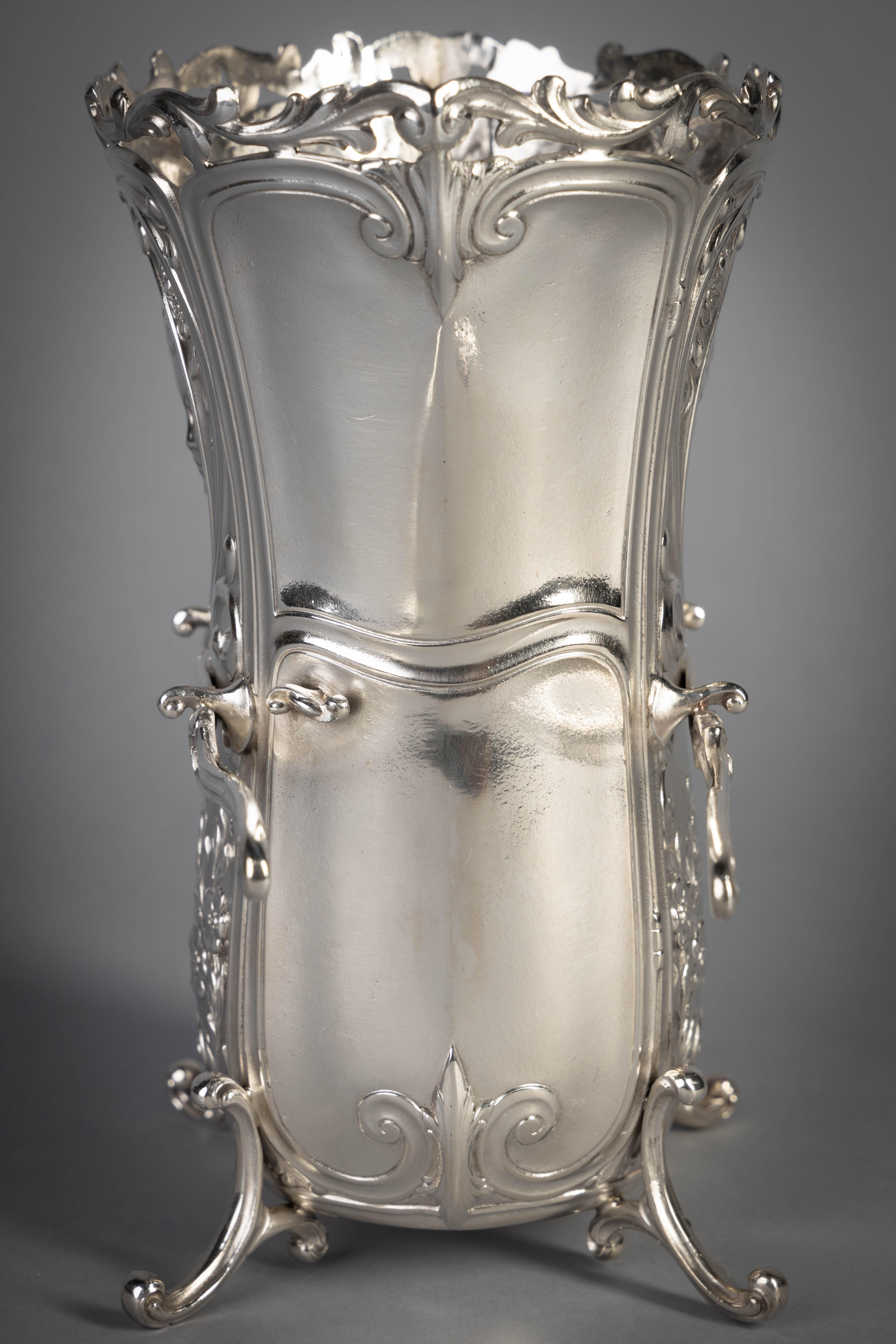 American Silver Sedan Chair-Form Vase, Gorham, Dated 1931 In Good Condition For Sale In New York, NY
