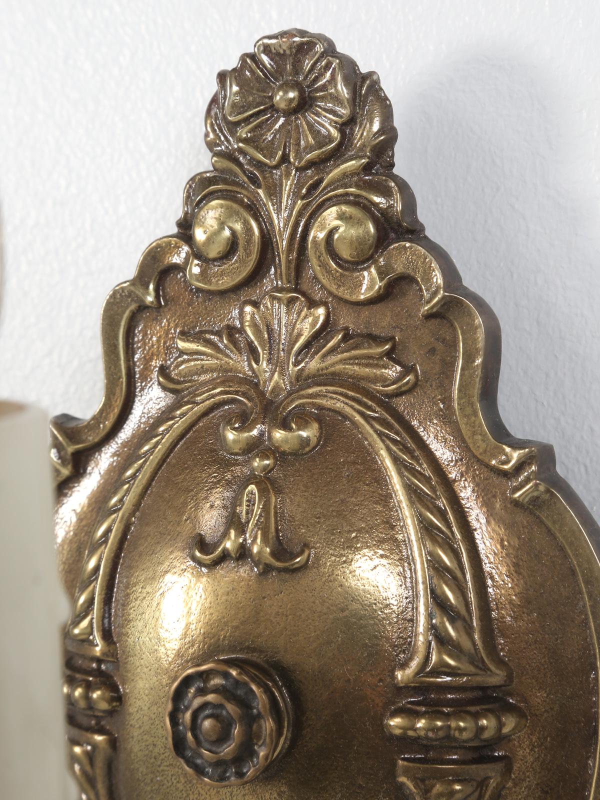 Mid-20th Century American Single Brass Sconce For Sale