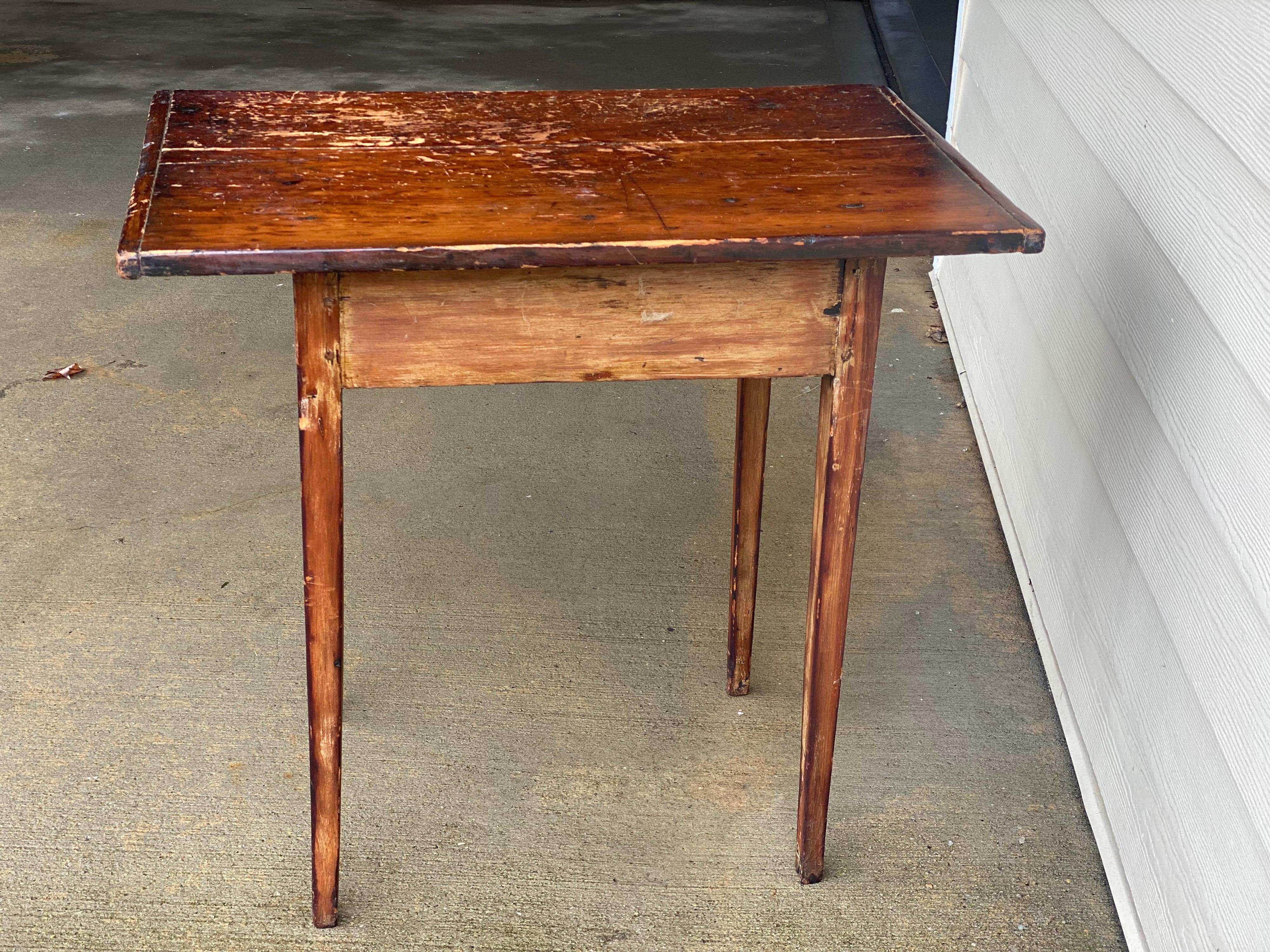 American Single Drawer Rustic End Table, 20th Century For Sale 2