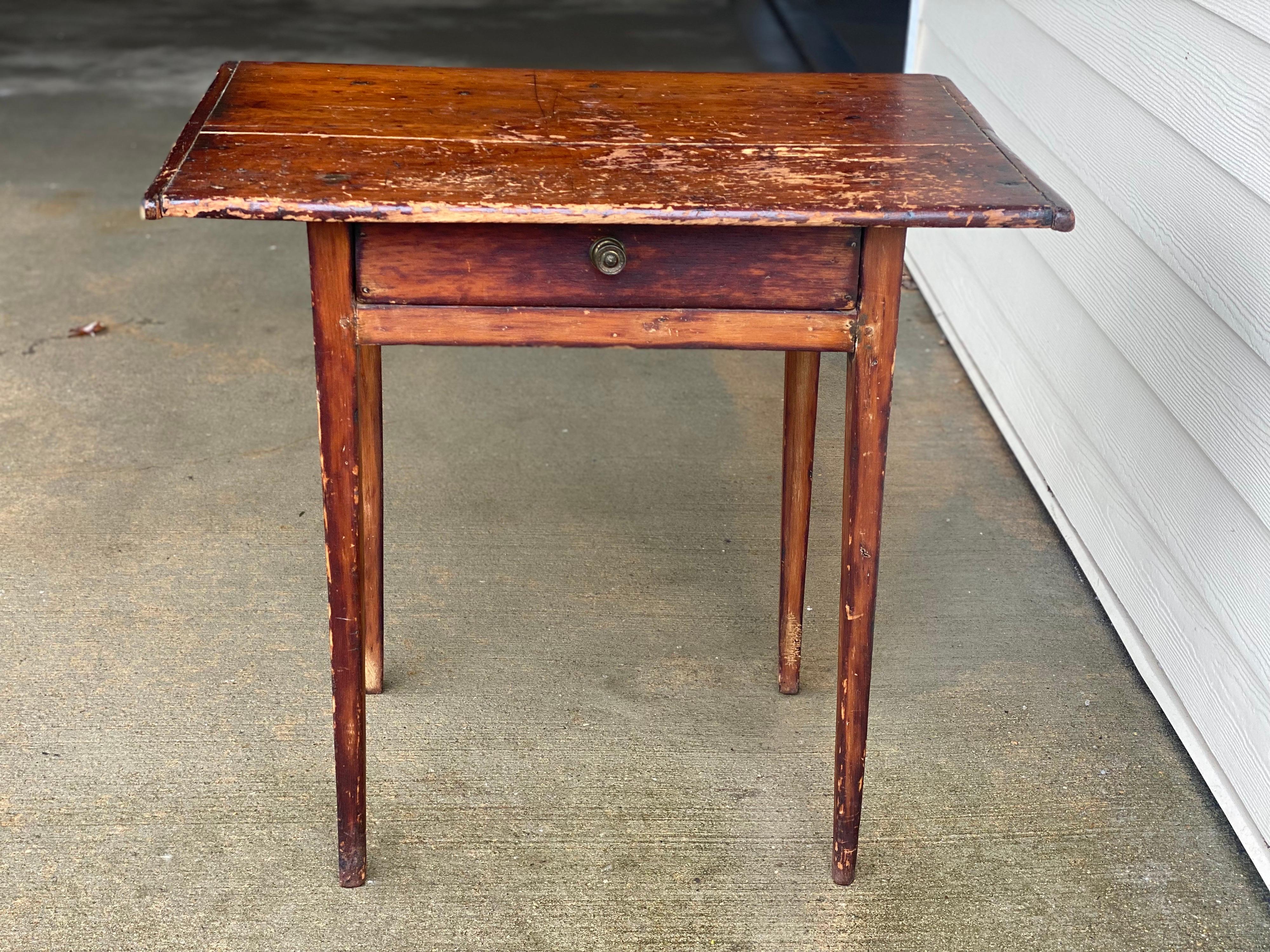 American Single Drawer Rustic End Table, 20th Century For Sale 3