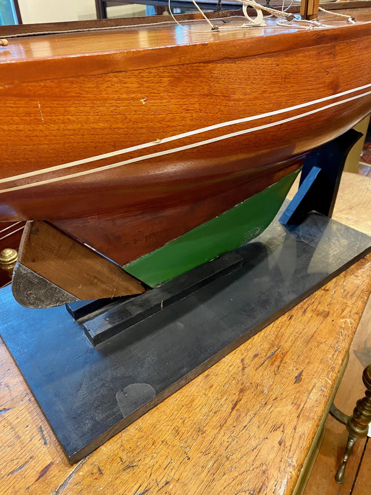 19th Century American Large Sloop Rigged Sailing Pond Model, circa 1900