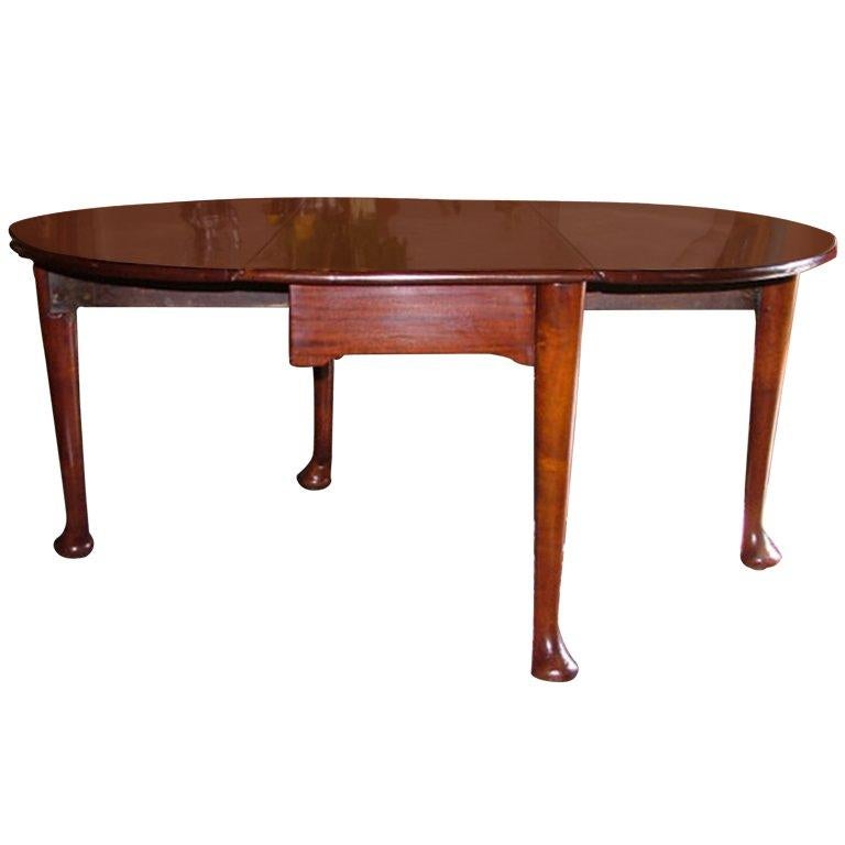 American Solid Mahogany Gate Leg Table, circa 1820 For Sale