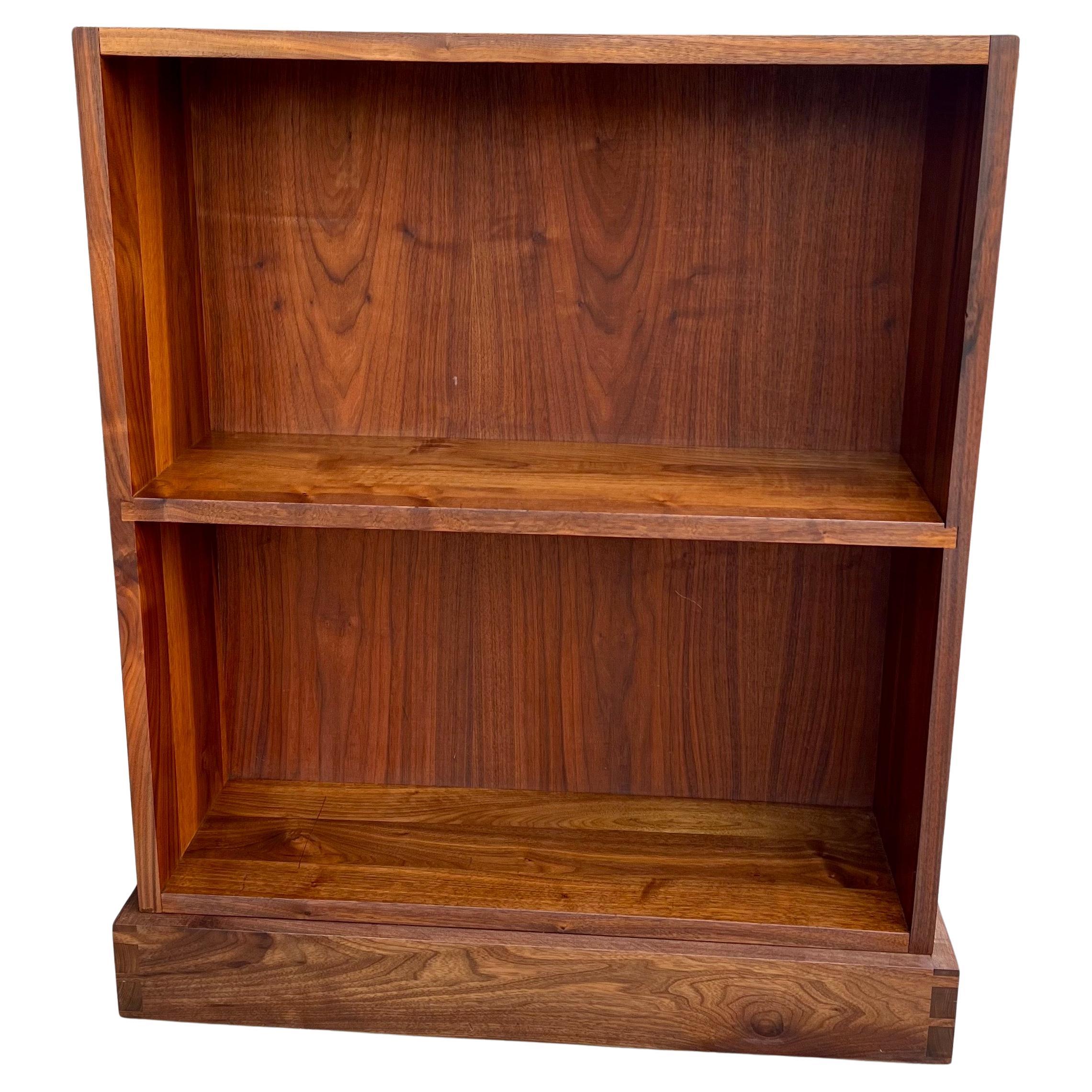 American Solid Walnut 1970's Versatile Bookcase Nakashima Style Dovetail Joints In Excellent Condition In San Diego, CA