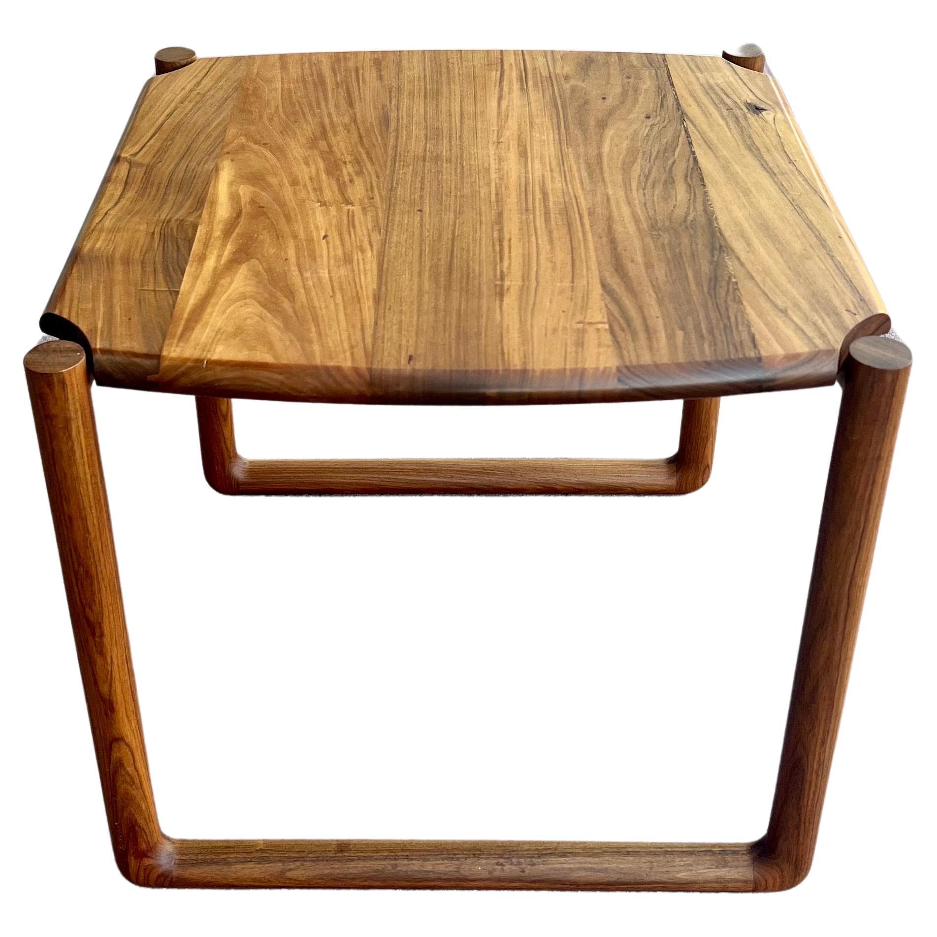 American Solid Walnut Custom Made End Table Signed Hand Crafted In Excellent Condition In San Diego, CA