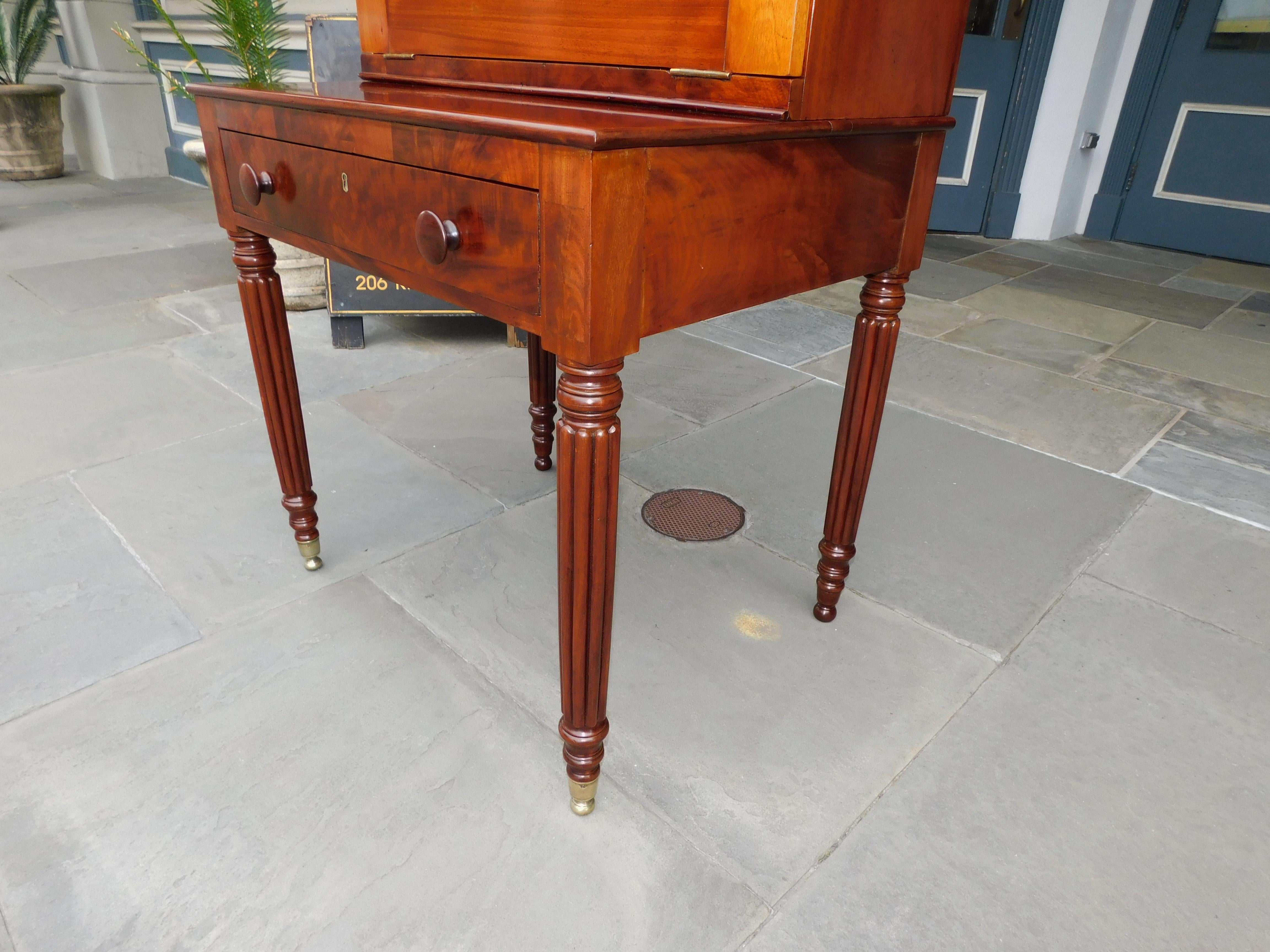 American Southern Mahogany and Leather Plantation Desk with Reeded Legs, C. 1810 For Sale 2