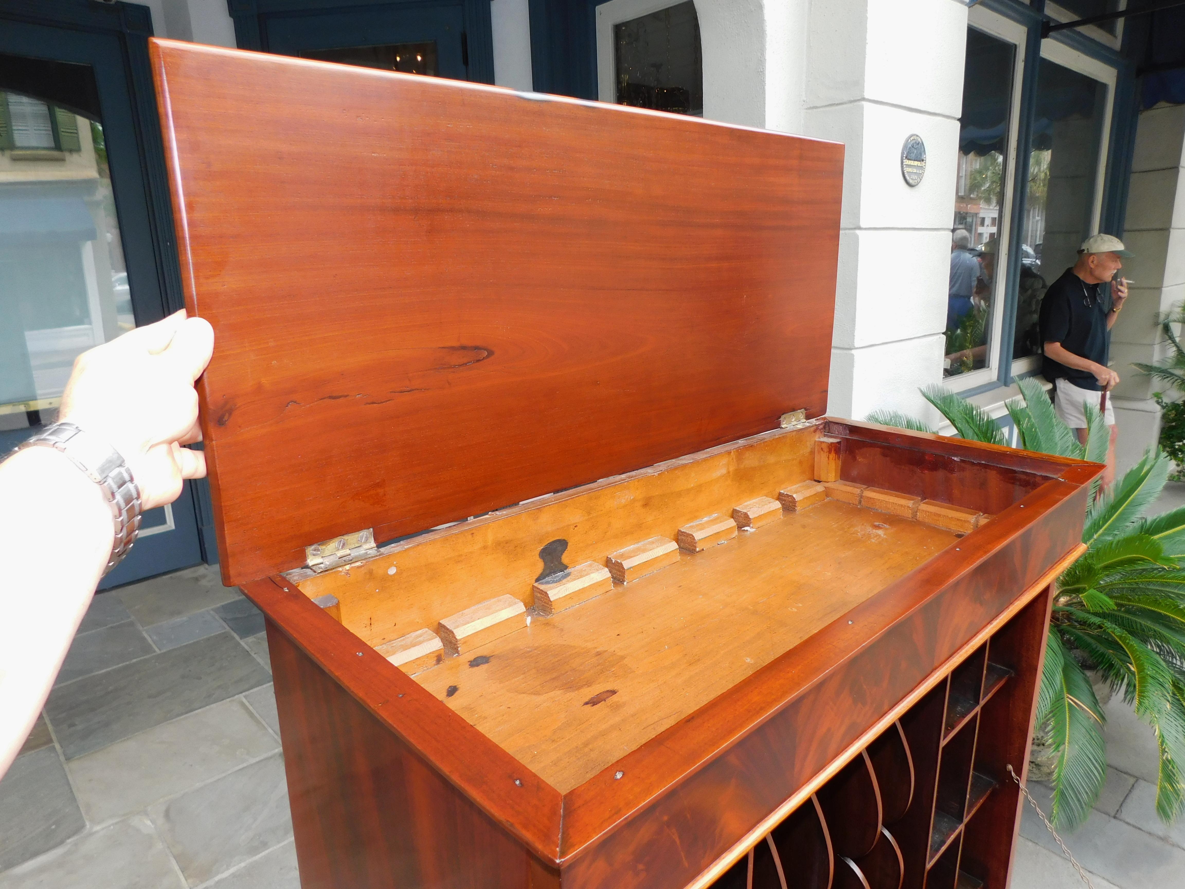 American Southern Mahogany and Leather Plantation Desk with Reeded Legs, C. 1810 For Sale 6