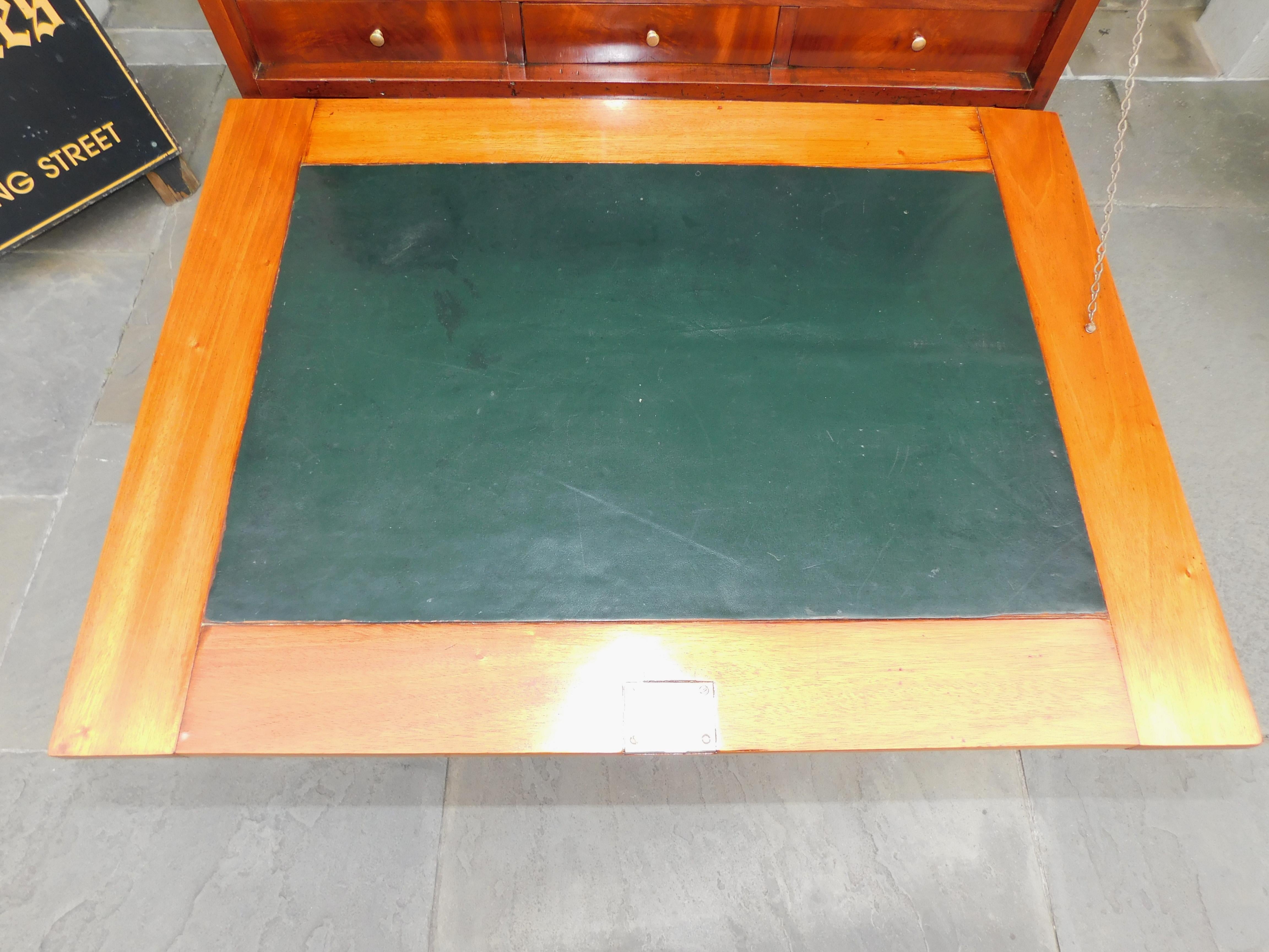 American Southern Mahogany and Leather Plantation Desk with Reeded Legs, C. 1810 For Sale 7