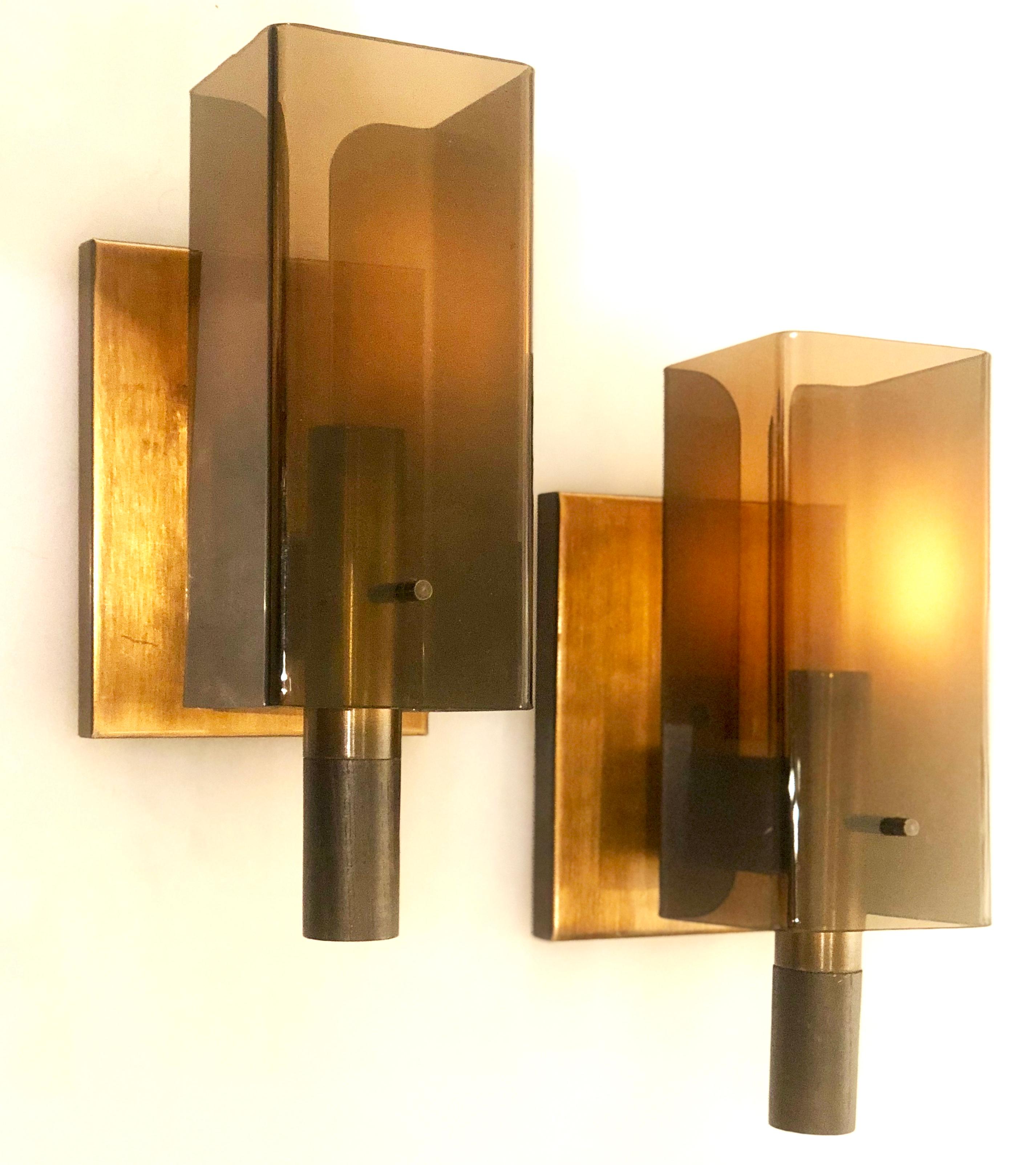 20th Century American Space Age Pair of Wall Sconces in Smoke Lucite and Copper