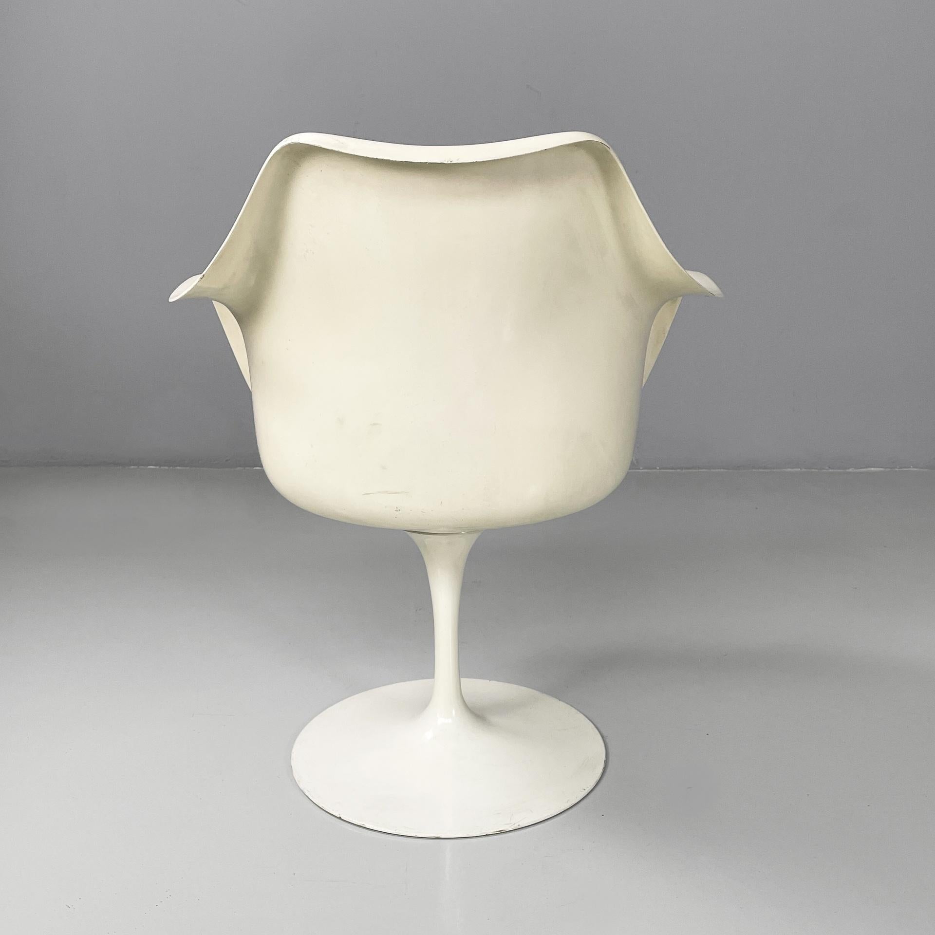 Sedia bianca Tulip di Eero Saarinen per Knoll, anni '70. In condizioni discrete in vendita a MIlano, IT
