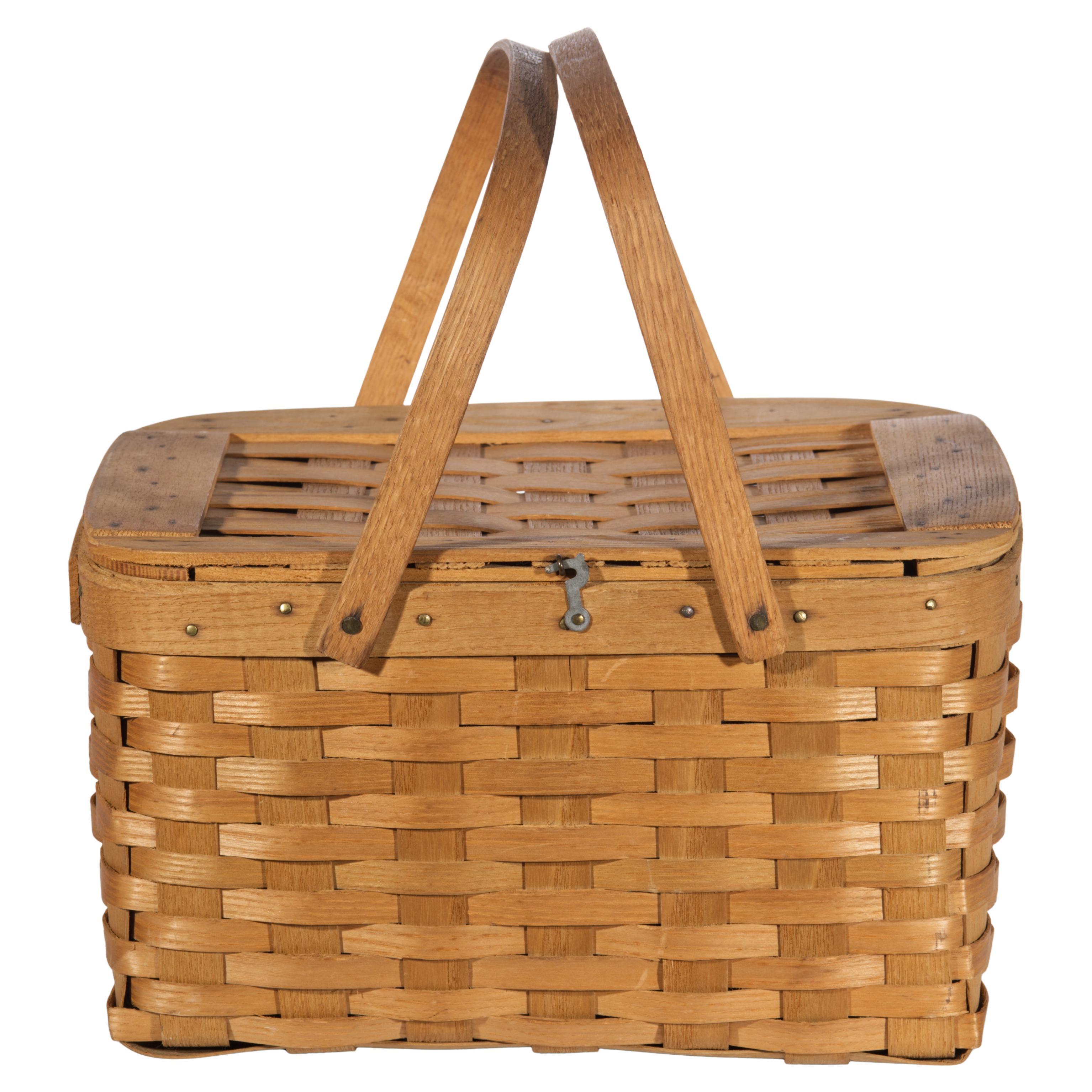 American Splint Wicker Pie Picnic Basket Hinged Lid & Handles, early 20th c. For Sale