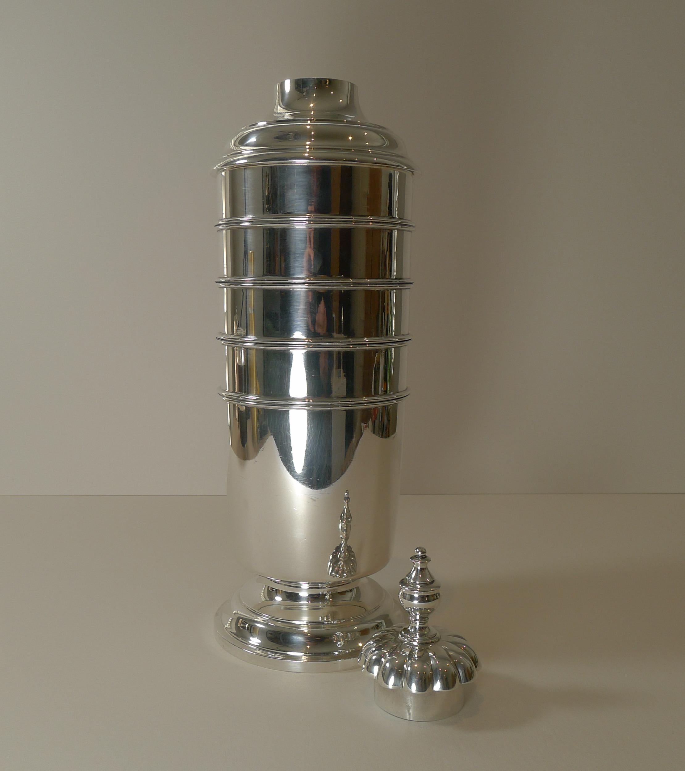 American Sterling Silver 3 Pint Cocktail Shaker c.1945 by Tuttle For Sale 2