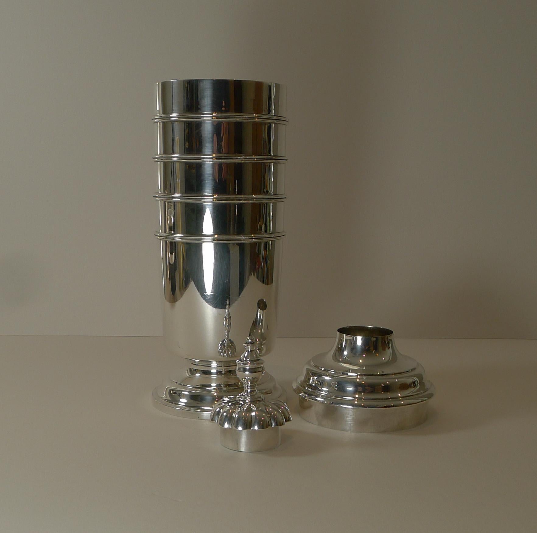 American Sterling Silver 3 Pint Cocktail Shaker c.1945 by Tuttle For Sale 4