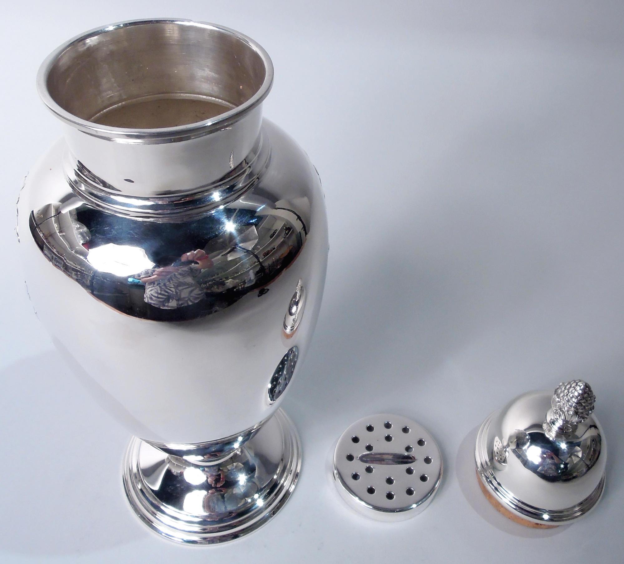Set à cocktail Grapevine en argent Sterling avec Shakers et 6 coupes Bon état - En vente à New York, NY