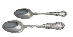 Service de couverts américain en argent sterling, composé de soixante-et-une pièces, en partie à plat