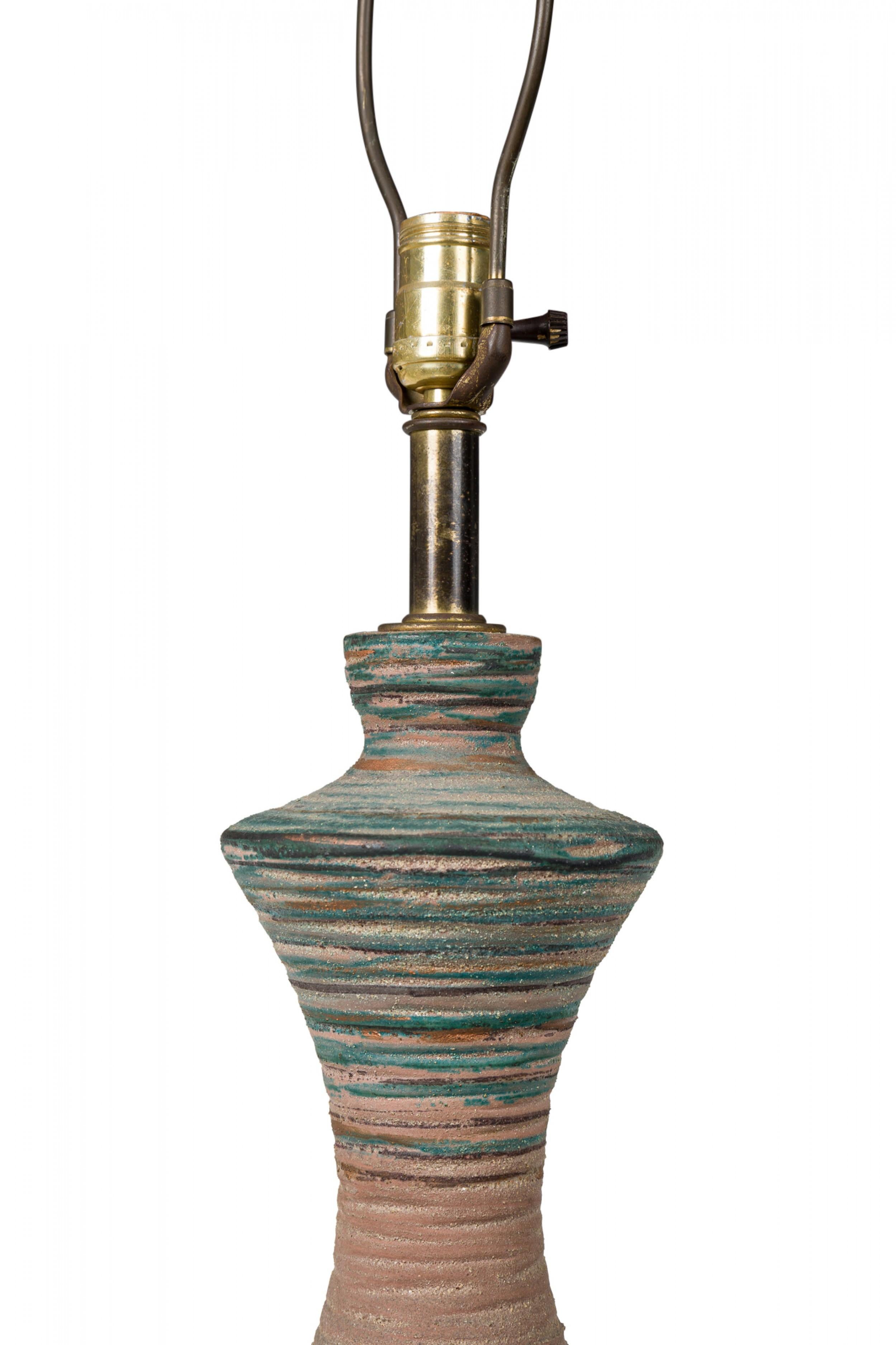 Mid-Century Modern Lampe de table à grand fuseau en céramique American Stoneware avec glaçure bleue mate en vente