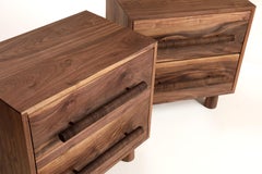 Mesillas auxiliares de cama o mesillas de noche American Studio en nogal by Michael Rozell US