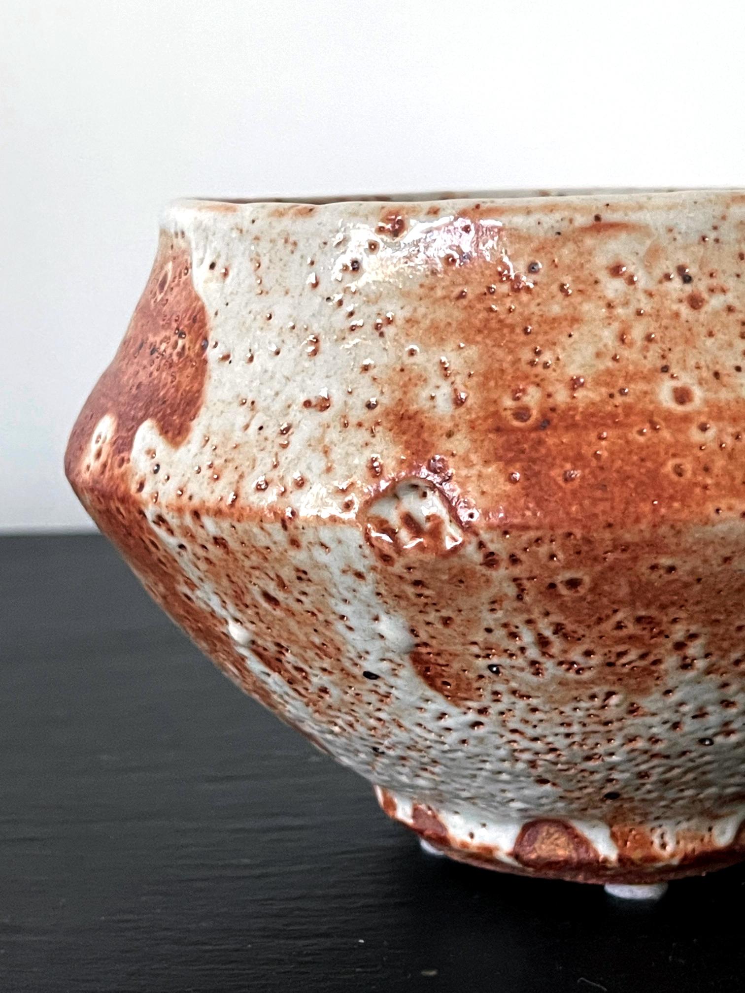American Studio Ceramic Bowl in Shino Glaze by Warren MacKenzie For Sale 2