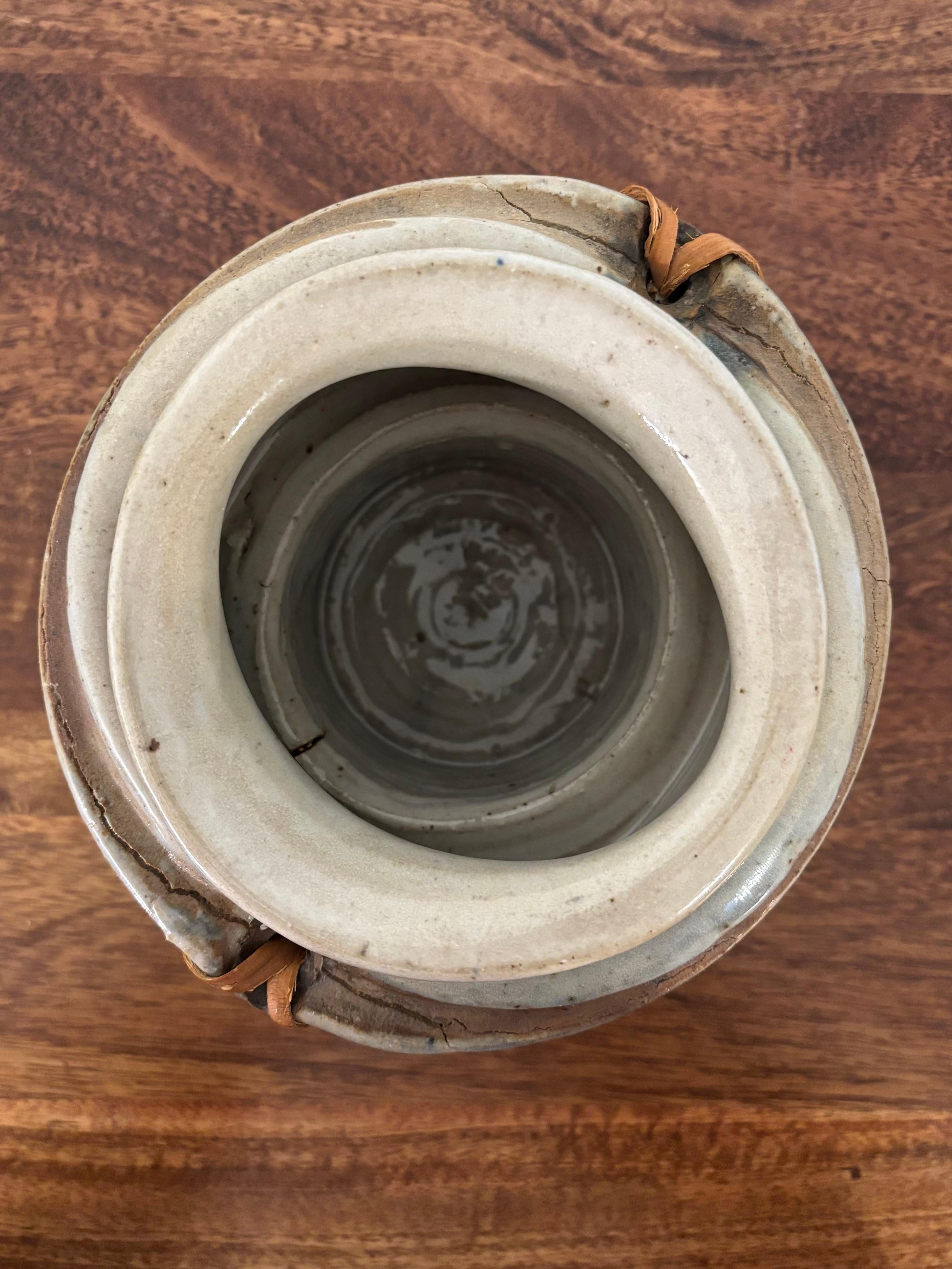 Americano Vaso in ceramica di Studio A con involucro di canna, di F. Carlton Ball in vendita