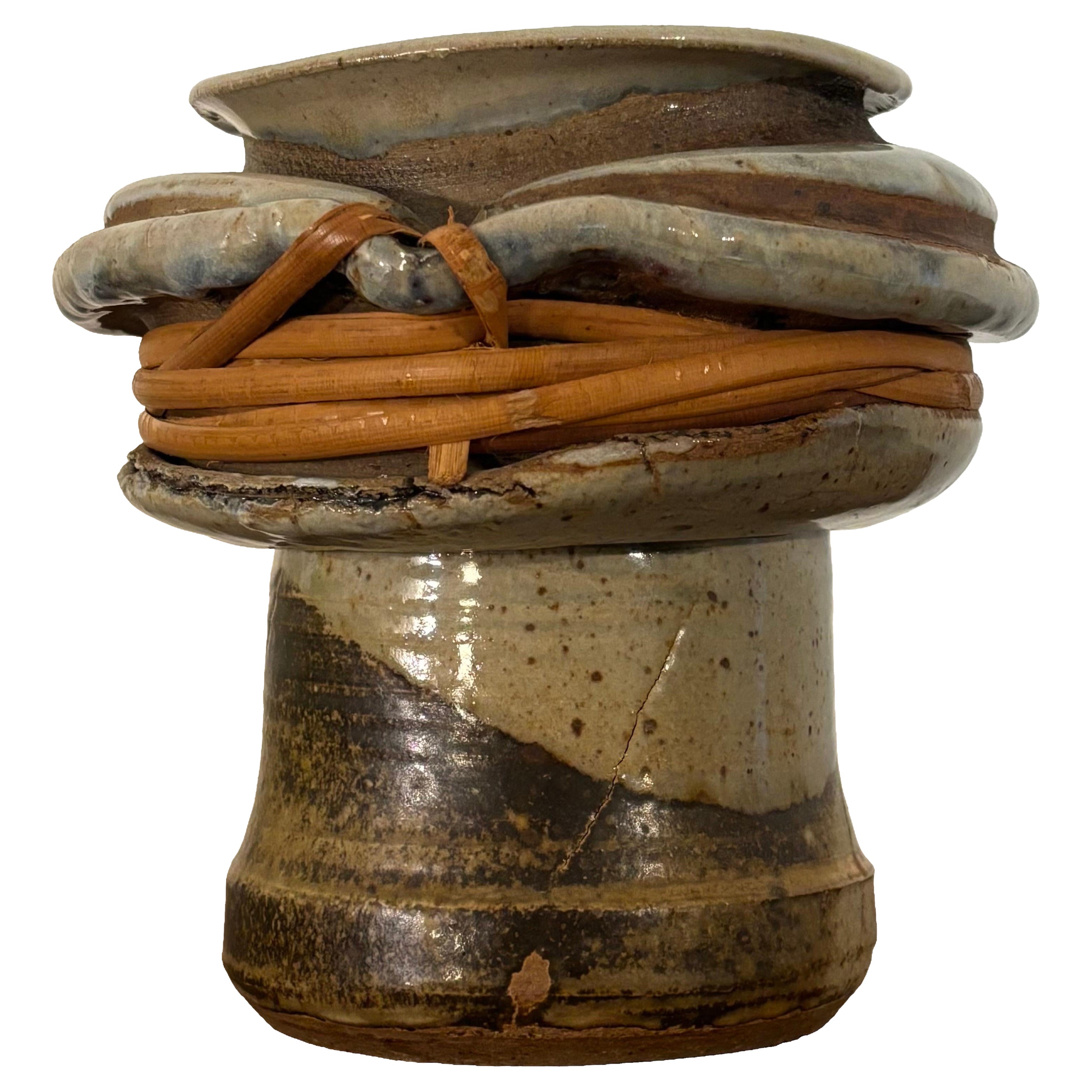 Vaso in ceramica di Studio A con involucro di canna, di F. Carlton Ball in vendita