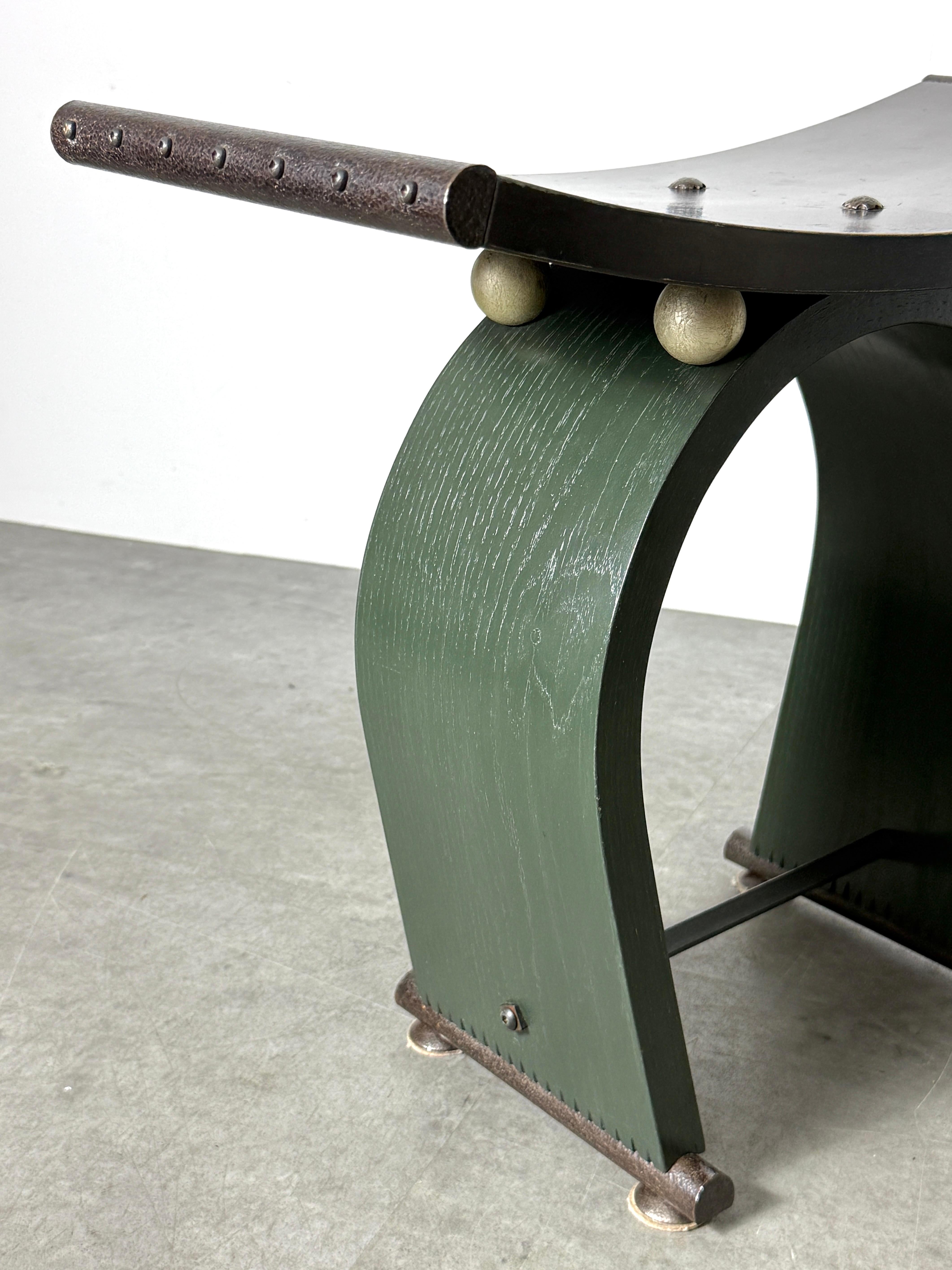 Taburete arquitectónico American Studio Craft de David N. Ebner 1992 Estadounidense en venta