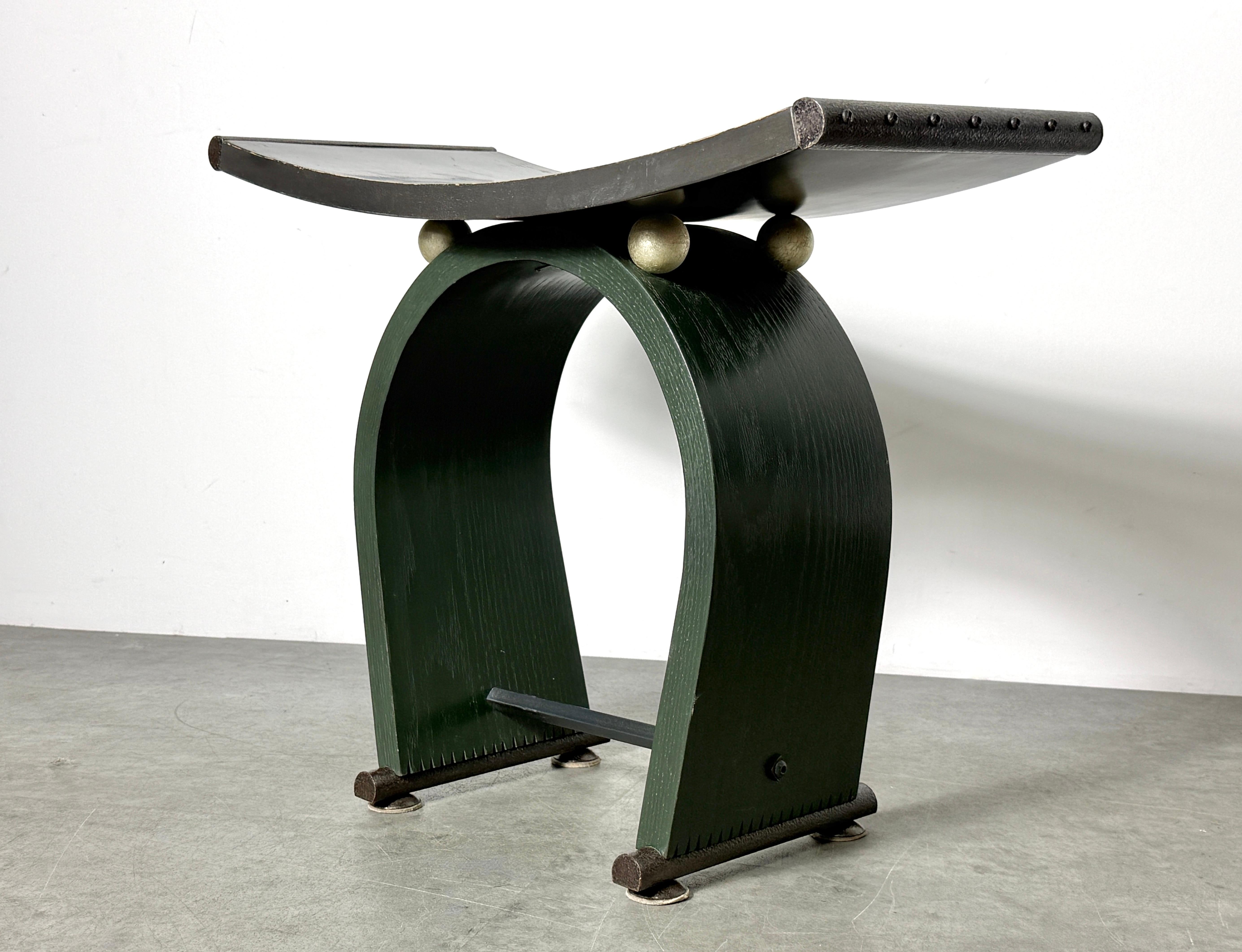 Taburete arquitectónico American Studio Craft de David N. Ebner 1992 en Bueno estado para la venta en Troy, MI