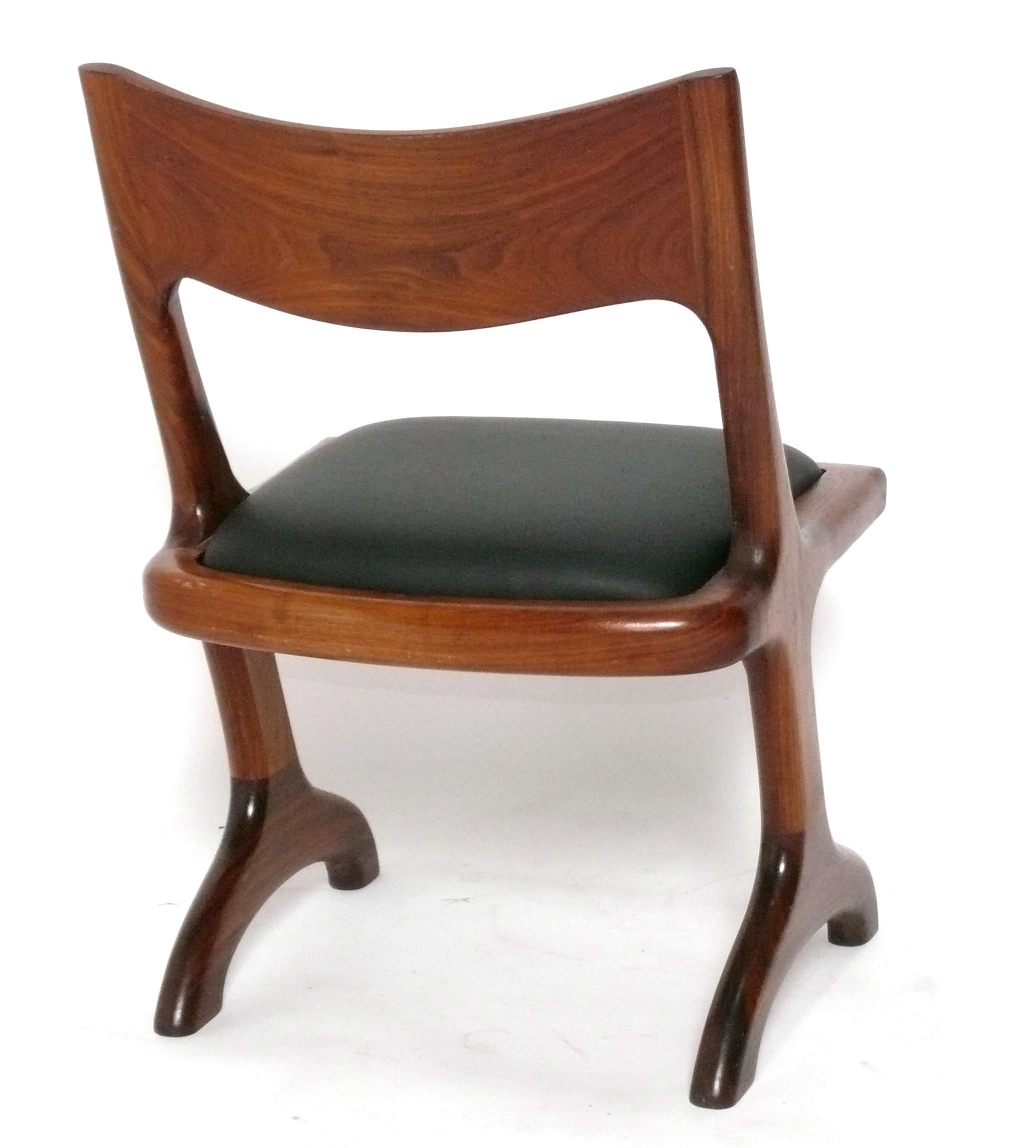 Americano Sedie da pranzo Studio A Unique Hand Made Set of Four in vendita