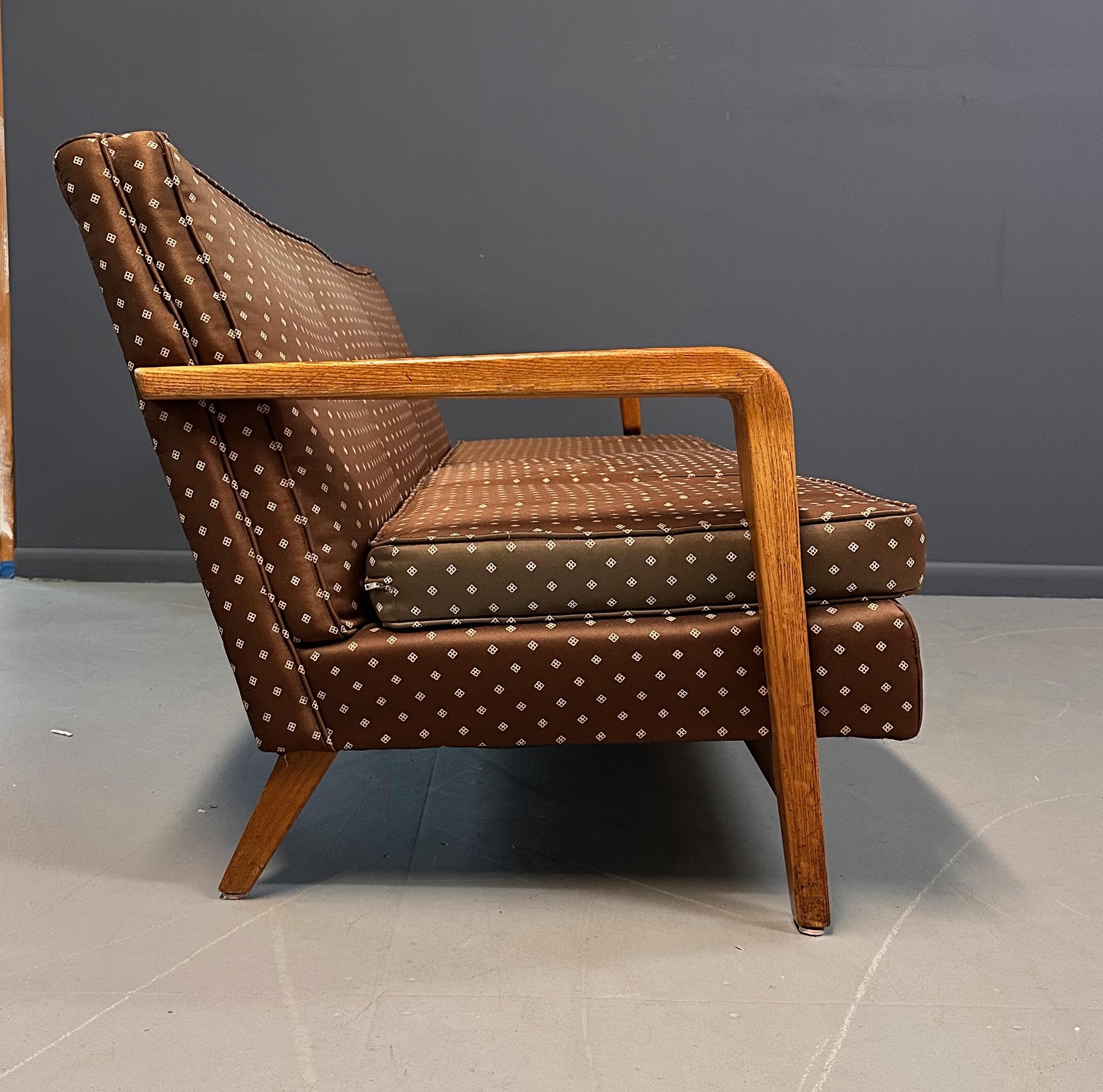 Jamestown Lounge Co. 1960 Sofá British Oak Mid Century Jack Van der Molen Norteamericano en venta